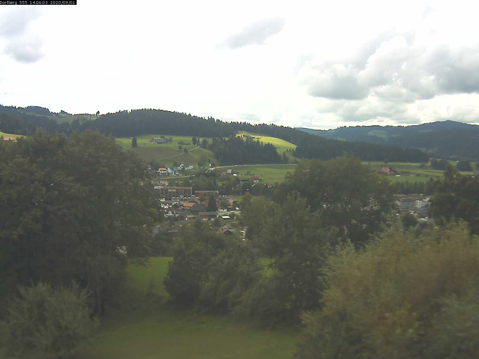 Webcam-Bild: Aussicht vom Dorfberg in Langnau 20200901-140601