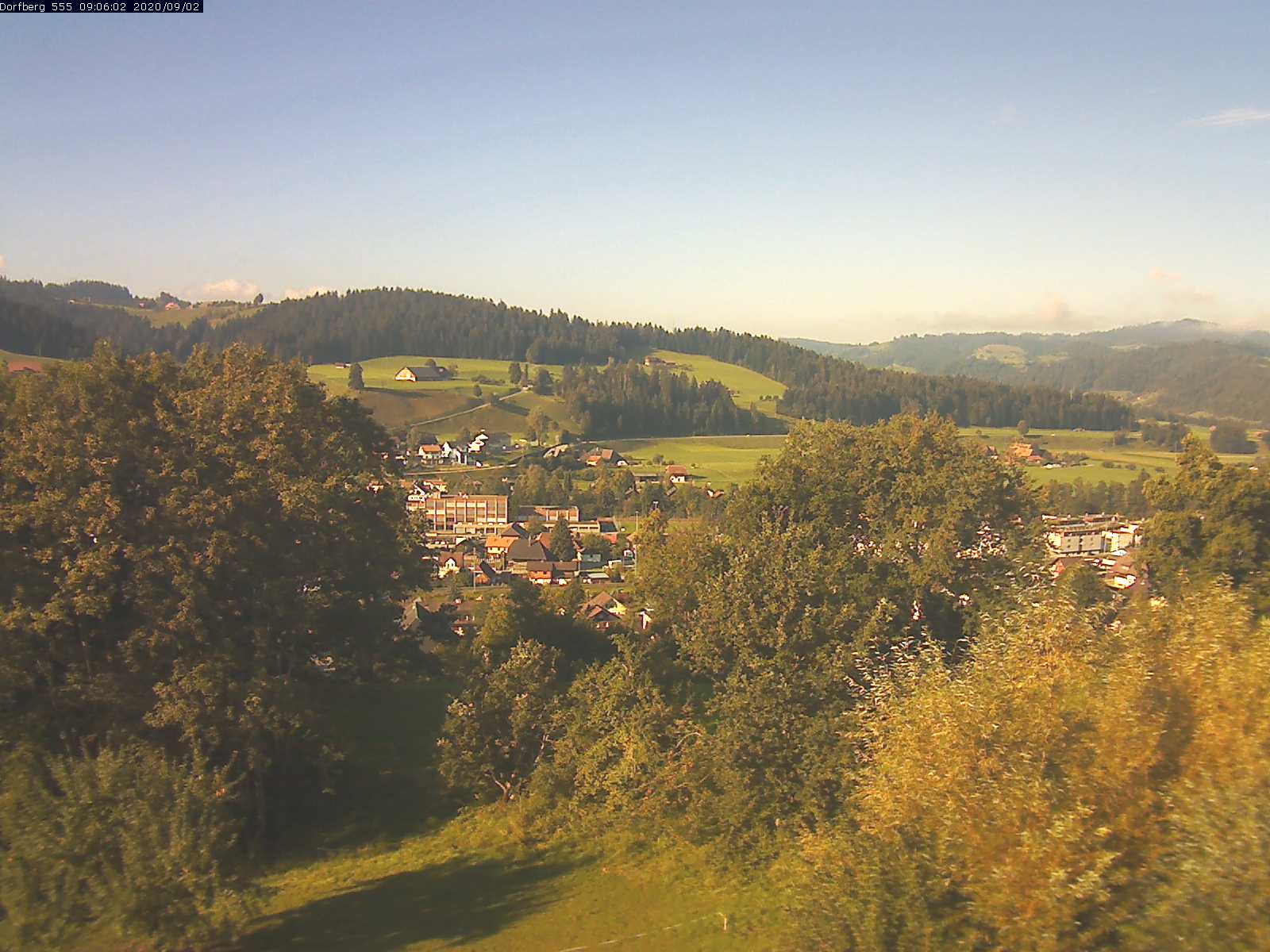 Webcam-Bild: Aussicht vom Dorfberg in Langnau 20200902-090601