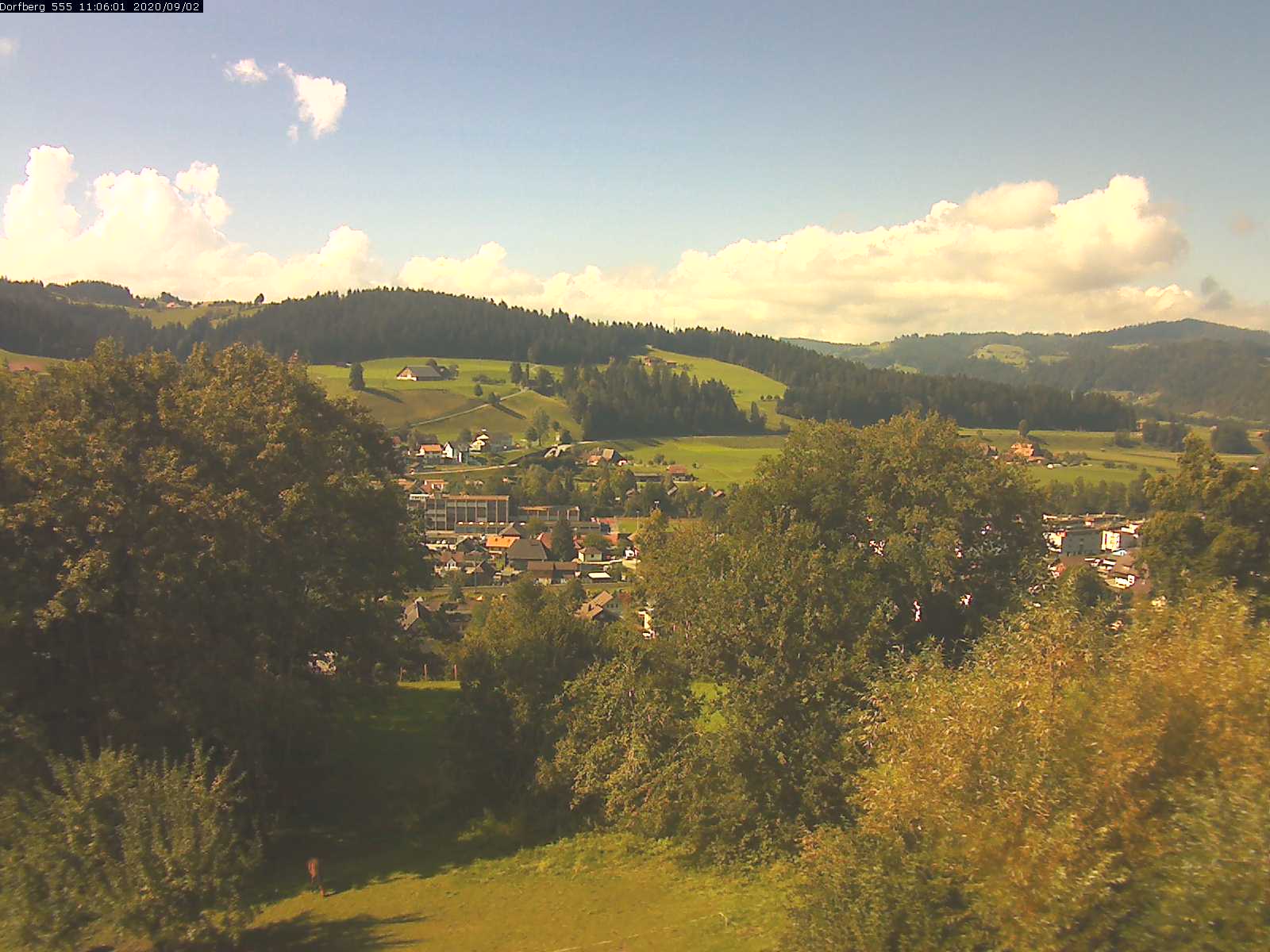 Webcam-Bild: Aussicht vom Dorfberg in Langnau 20200902-110601
