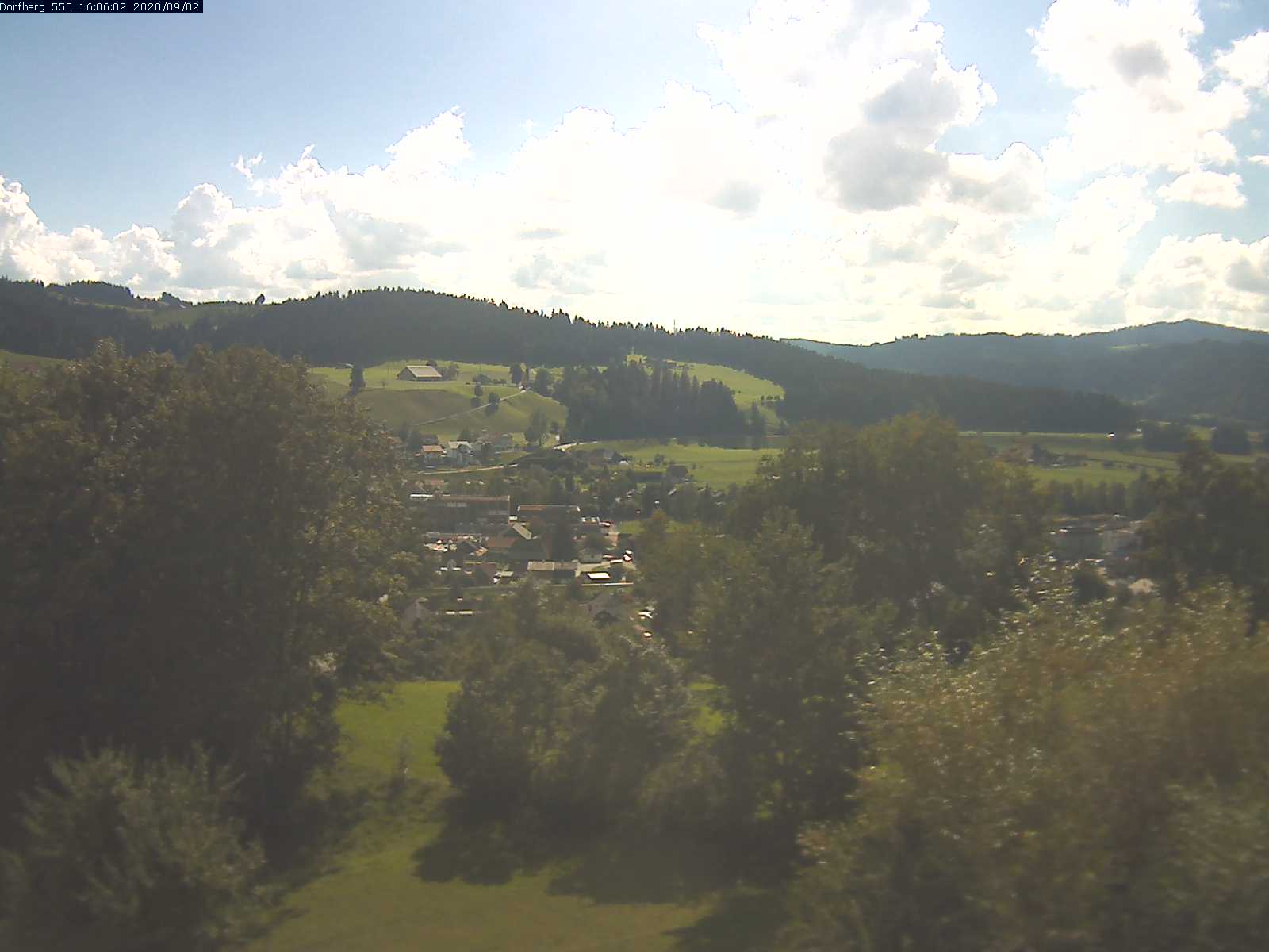 Webcam-Bild: Aussicht vom Dorfberg in Langnau 20200902-160601