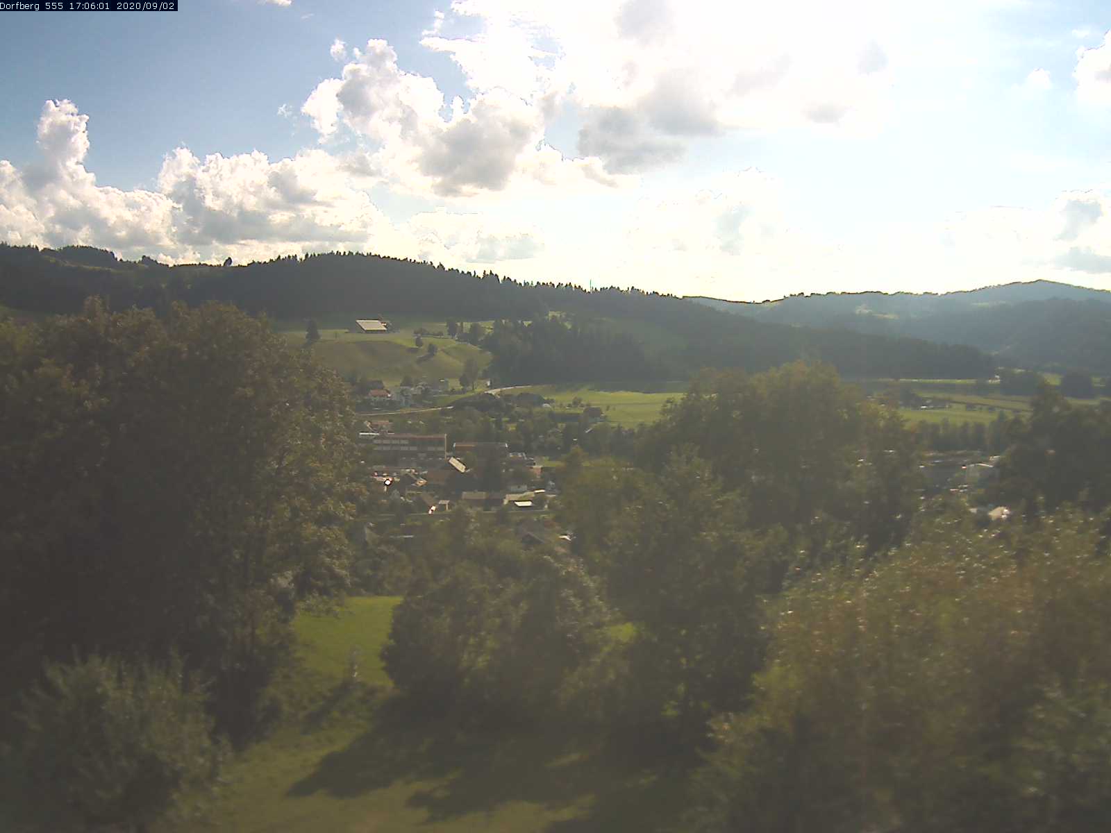 Webcam-Bild: Aussicht vom Dorfberg in Langnau 20200902-170601