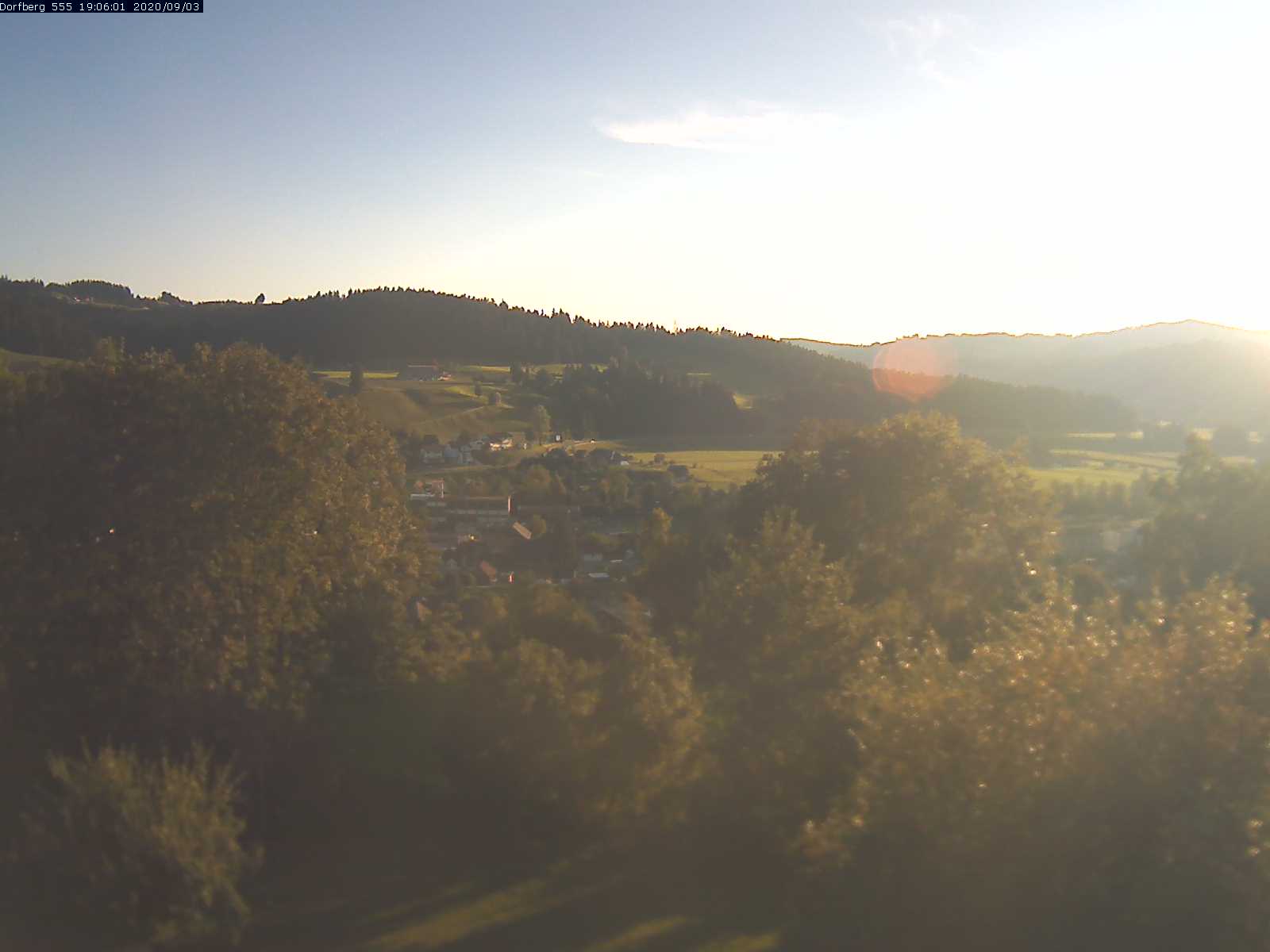 Webcam-Bild: Aussicht vom Dorfberg in Langnau 20200903-190601