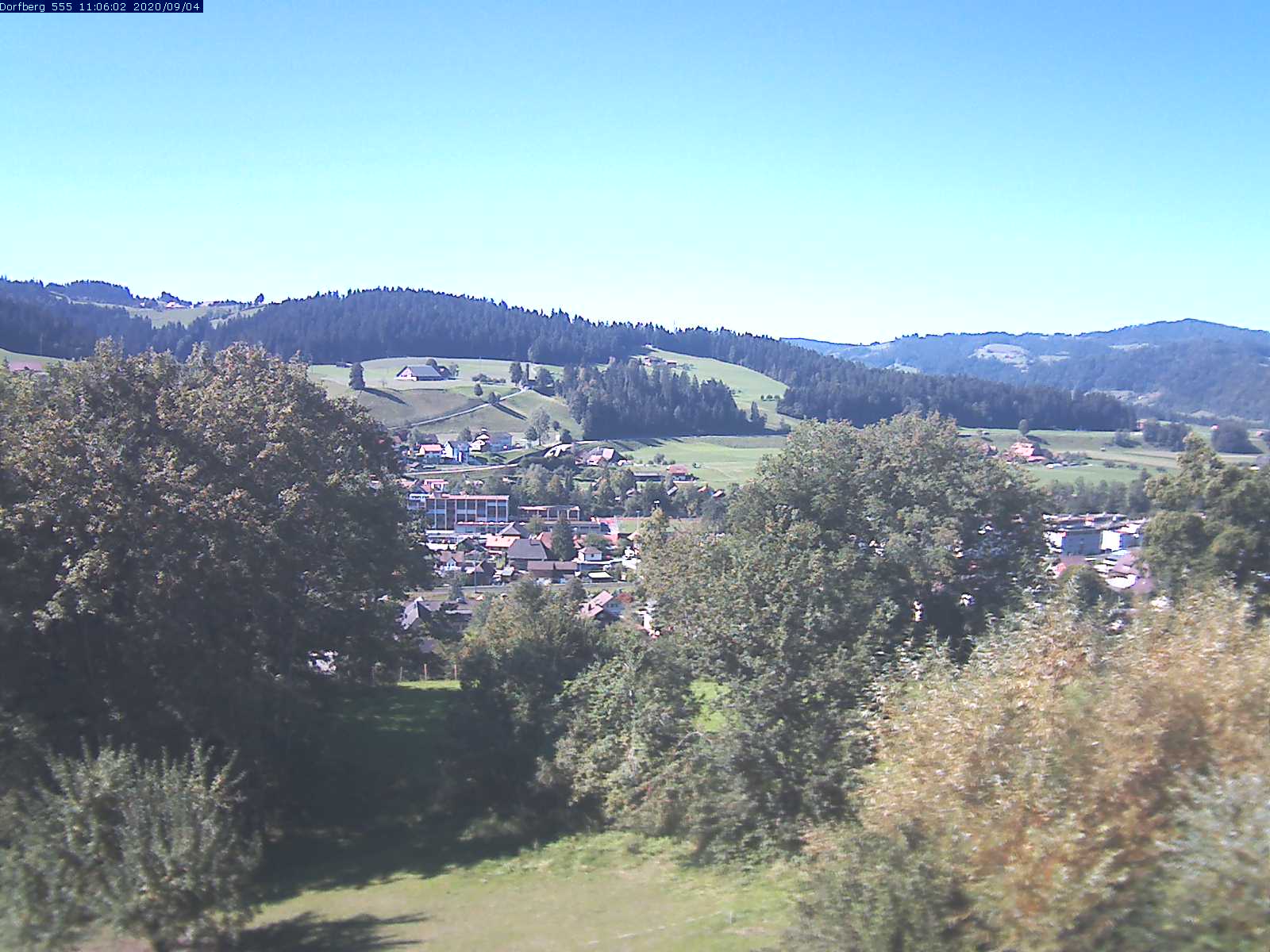 Webcam-Bild: Aussicht vom Dorfberg in Langnau 20200904-110601