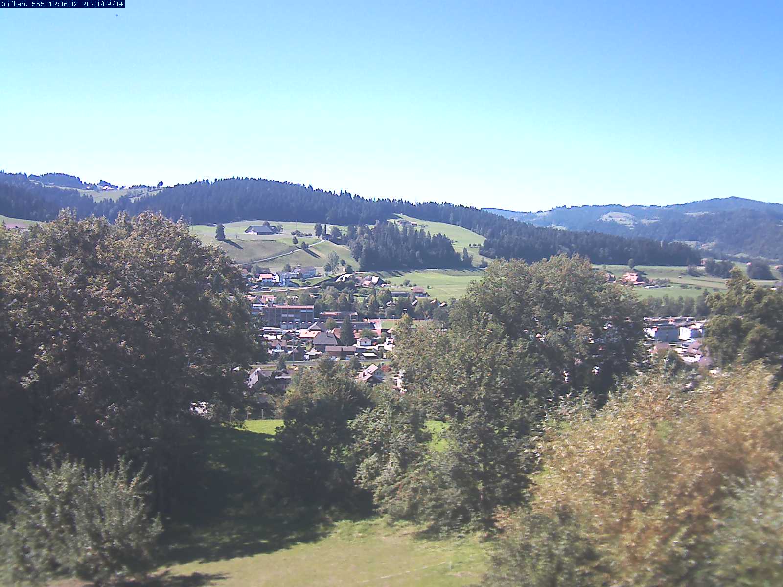 Webcam-Bild: Aussicht vom Dorfberg in Langnau 20200904-120601
