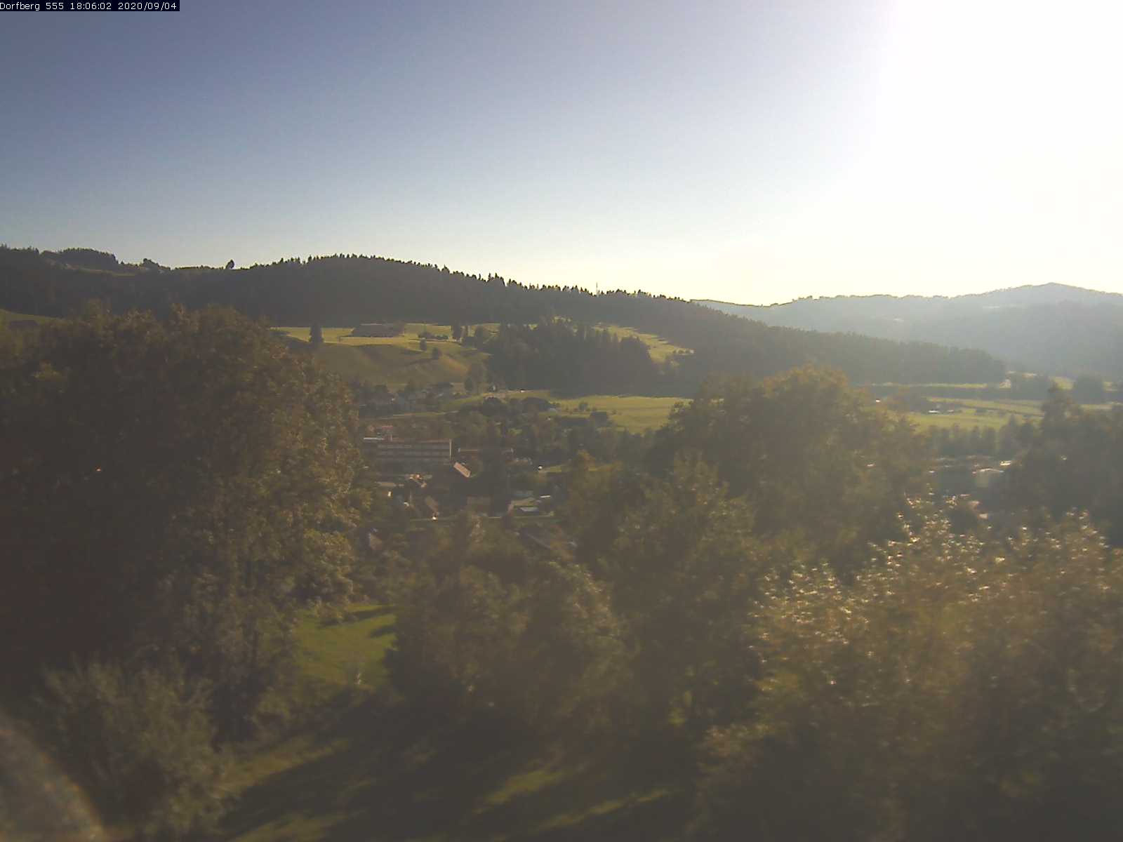 Webcam-Bild: Aussicht vom Dorfberg in Langnau 20200904-180601
