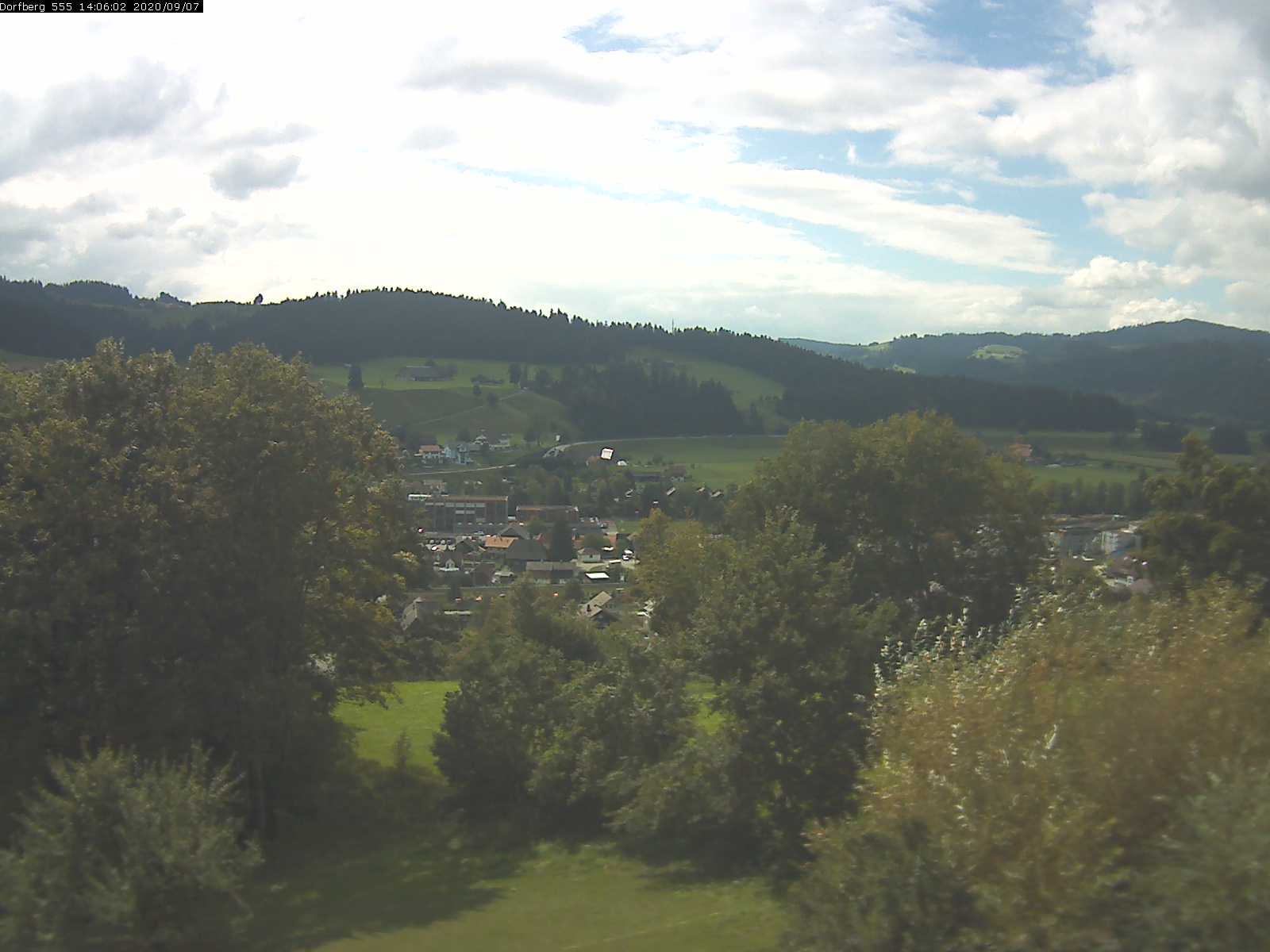 Webcam-Bild: Aussicht vom Dorfberg in Langnau 20200907-140601