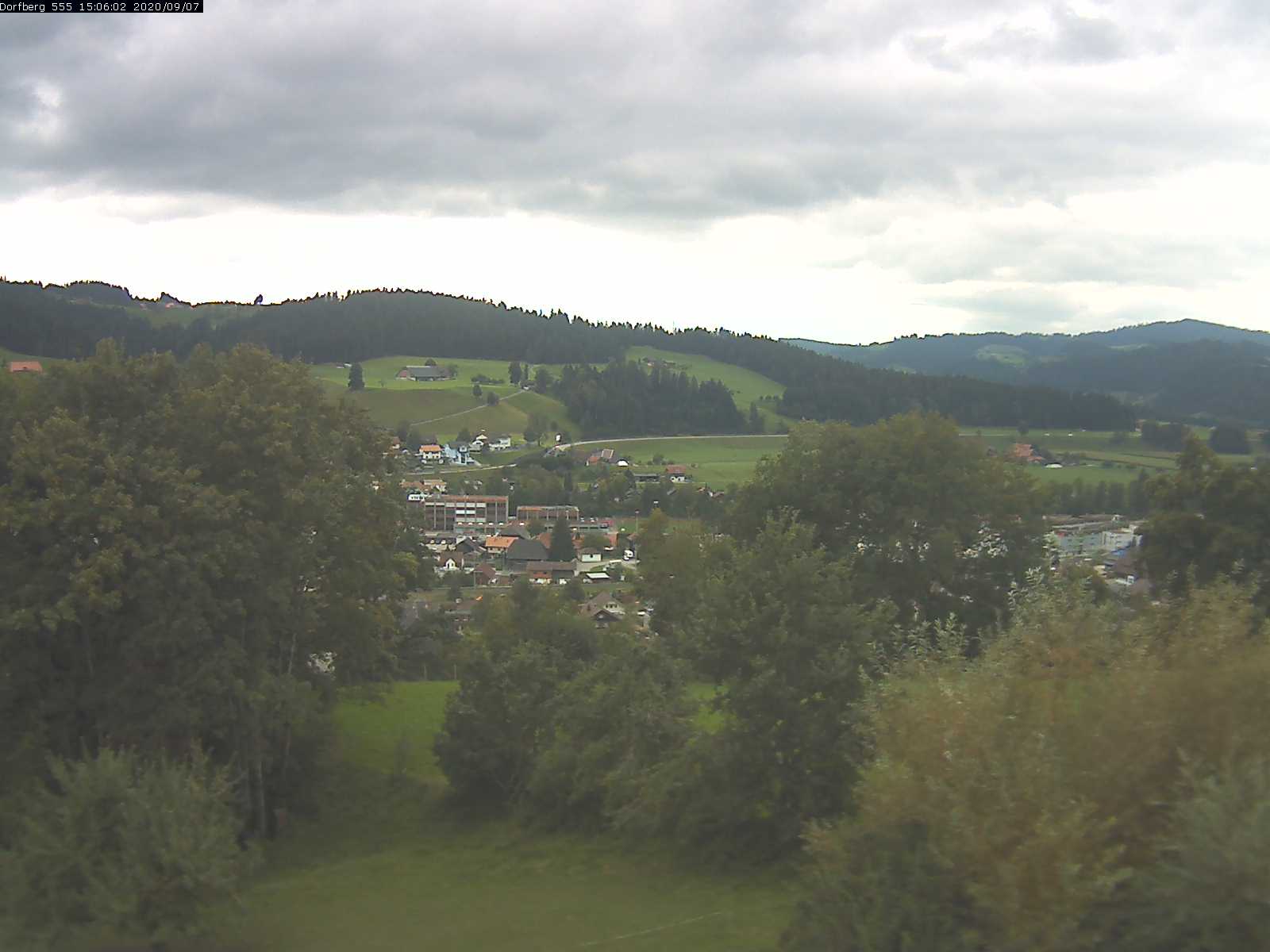 Webcam-Bild: Aussicht vom Dorfberg in Langnau 20200907-150601