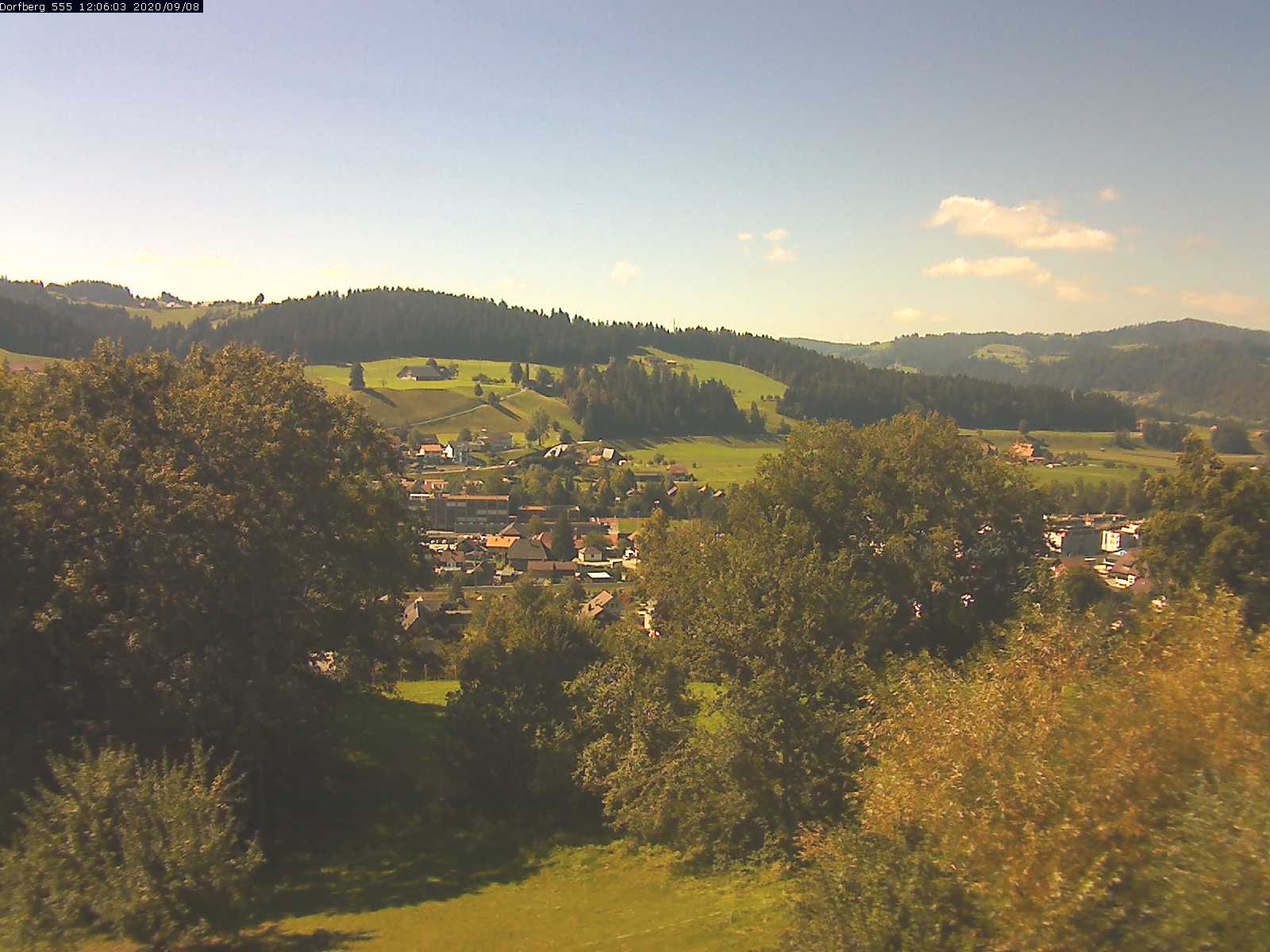 Webcam-Bild: Aussicht vom Dorfberg in Langnau 20200908-120601