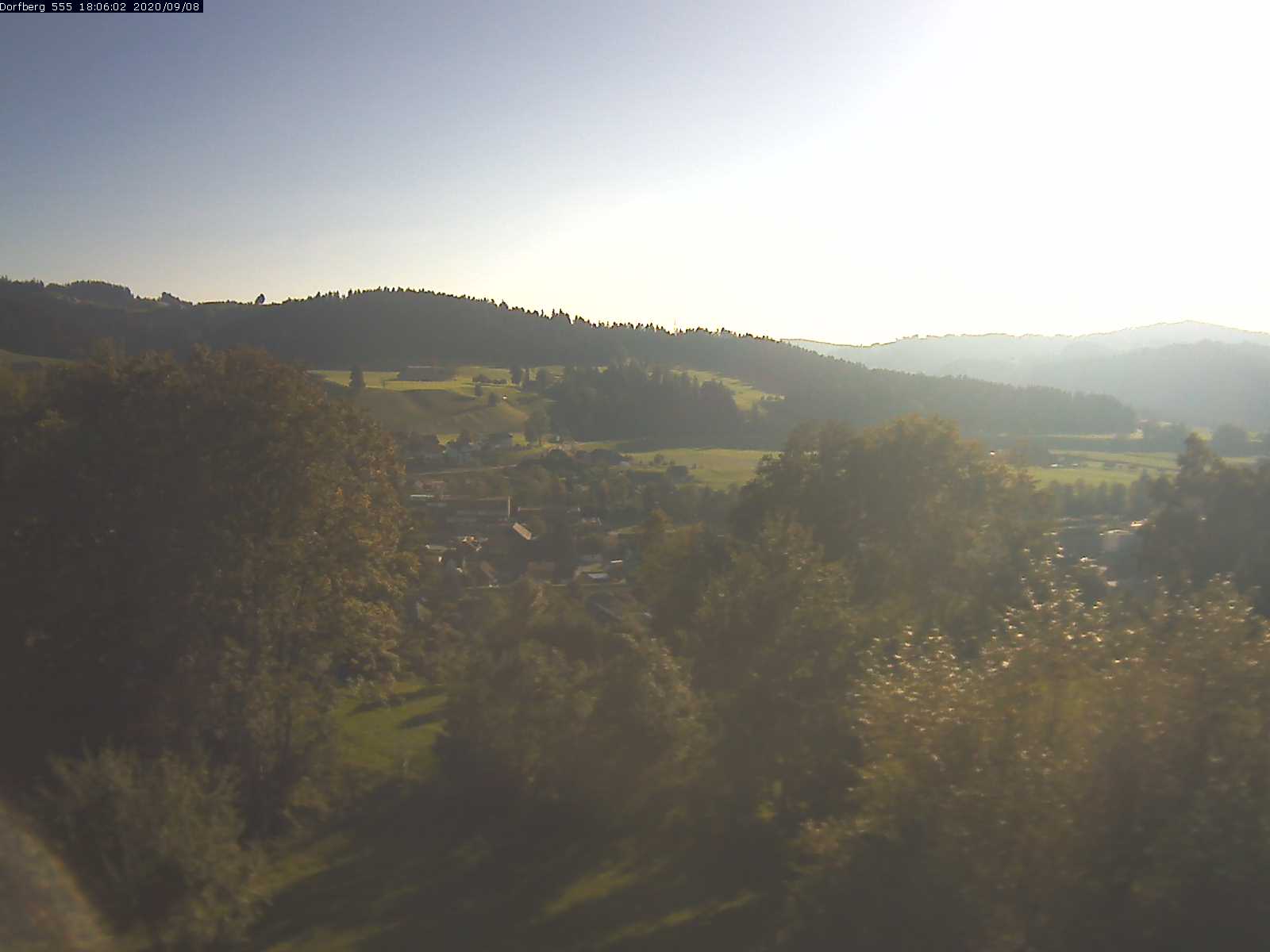 Webcam-Bild: Aussicht vom Dorfberg in Langnau 20200908-180601