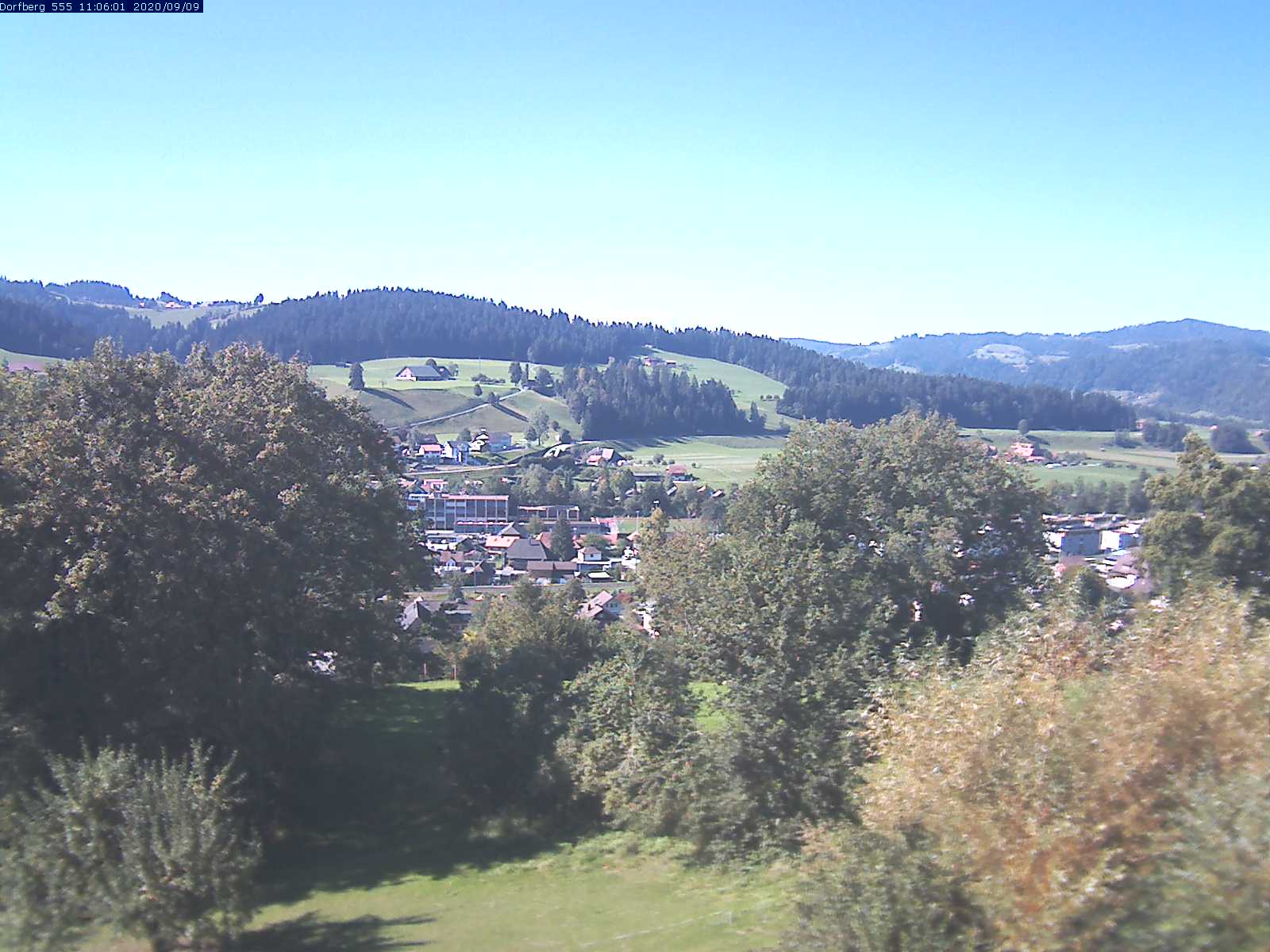 Webcam-Bild: Aussicht vom Dorfberg in Langnau 20200909-110601