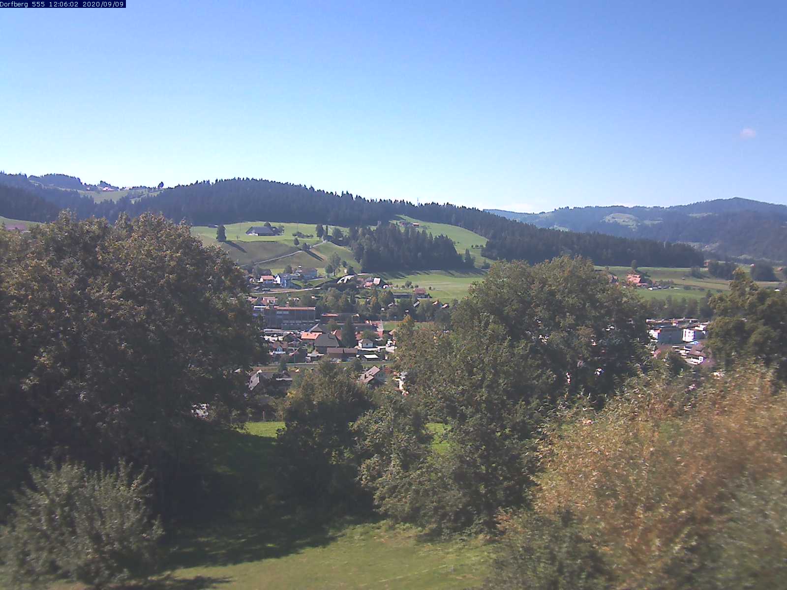 Webcam-Bild: Aussicht vom Dorfberg in Langnau 20200909-120601