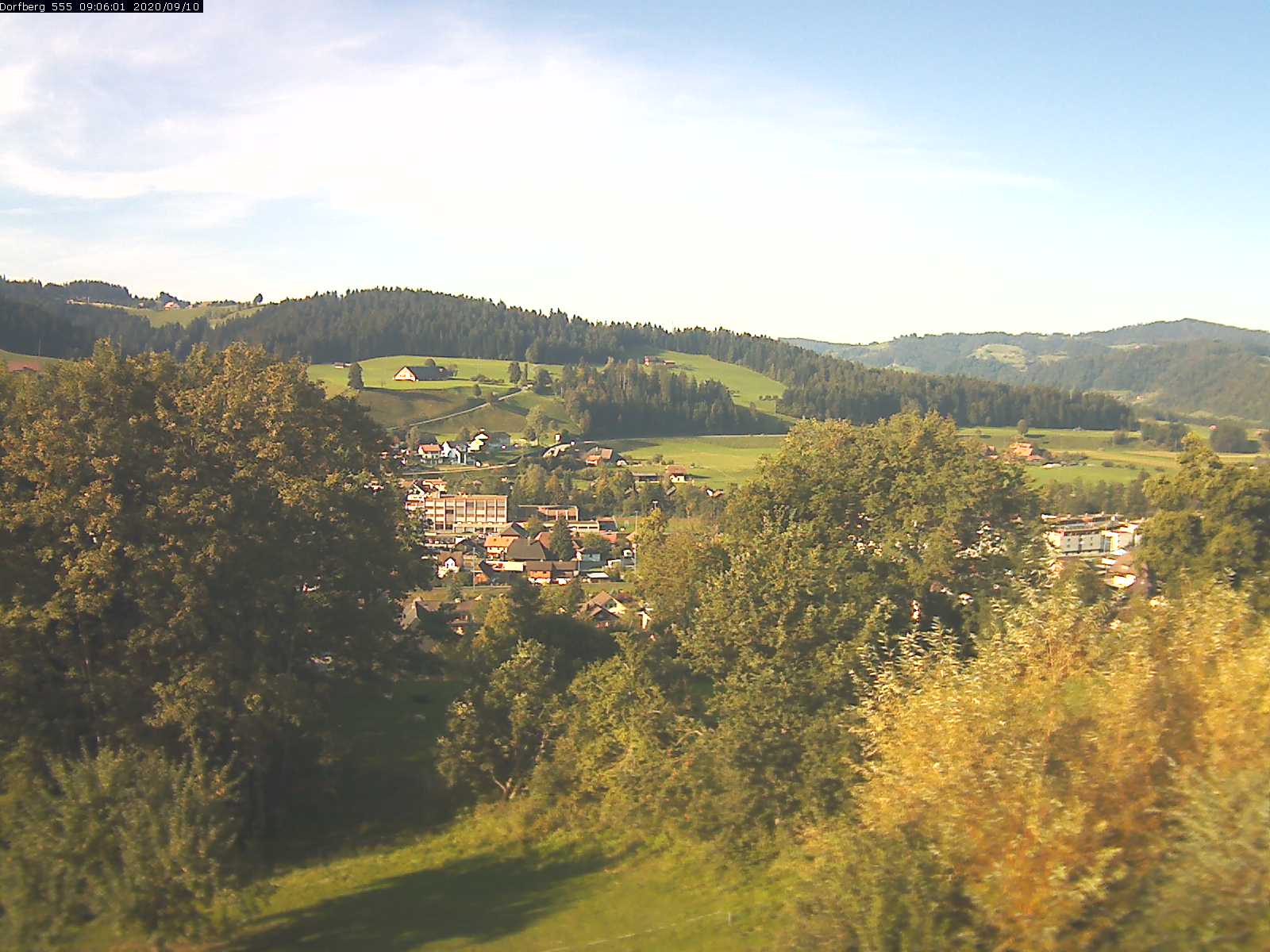 Webcam-Bild: Aussicht vom Dorfberg in Langnau 20200910-090601