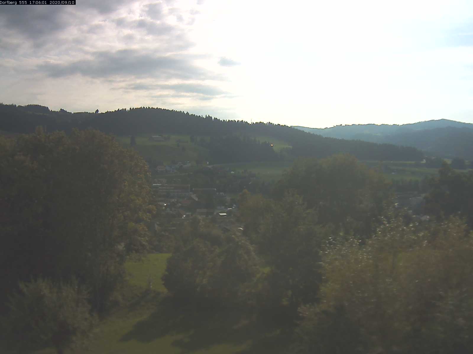 Webcam-Bild: Aussicht vom Dorfberg in Langnau 20200910-170601