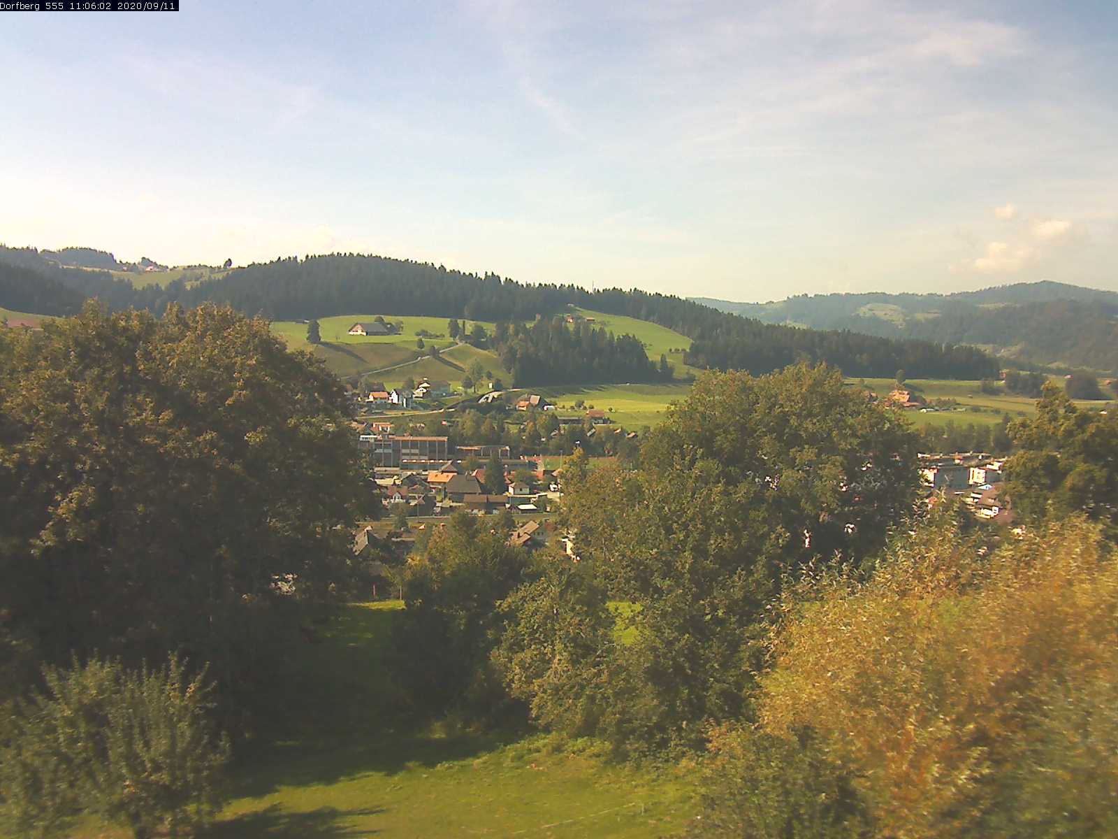 Webcam-Bild: Aussicht vom Dorfberg in Langnau 20200911-110601