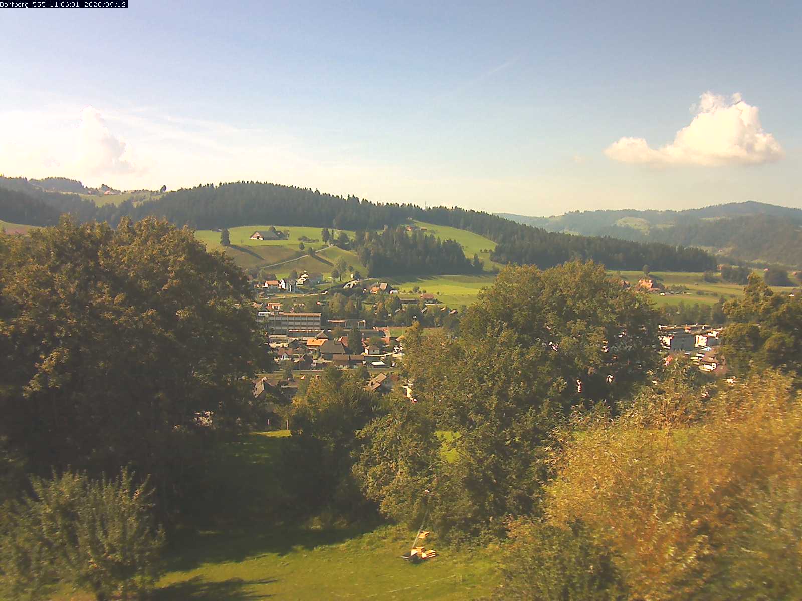 Webcam-Bild: Aussicht vom Dorfberg in Langnau 20200912-110601