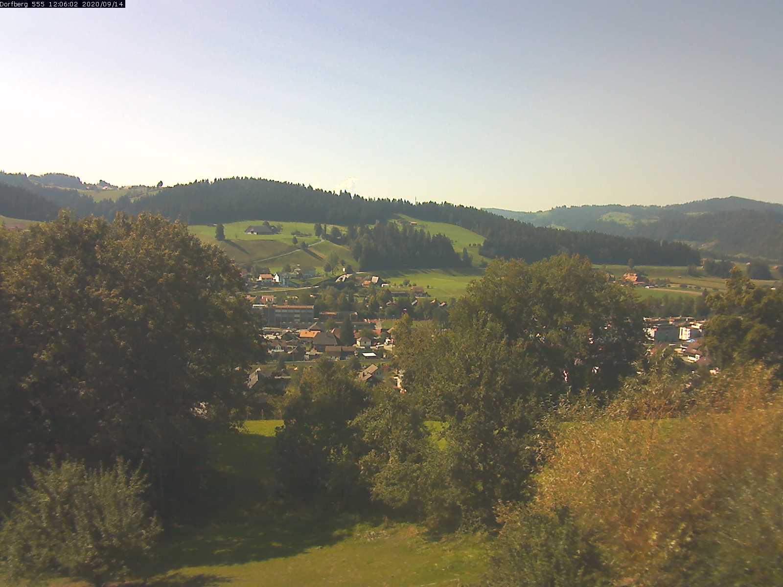 Webcam-Bild: Aussicht vom Dorfberg in Langnau 20200914-120601