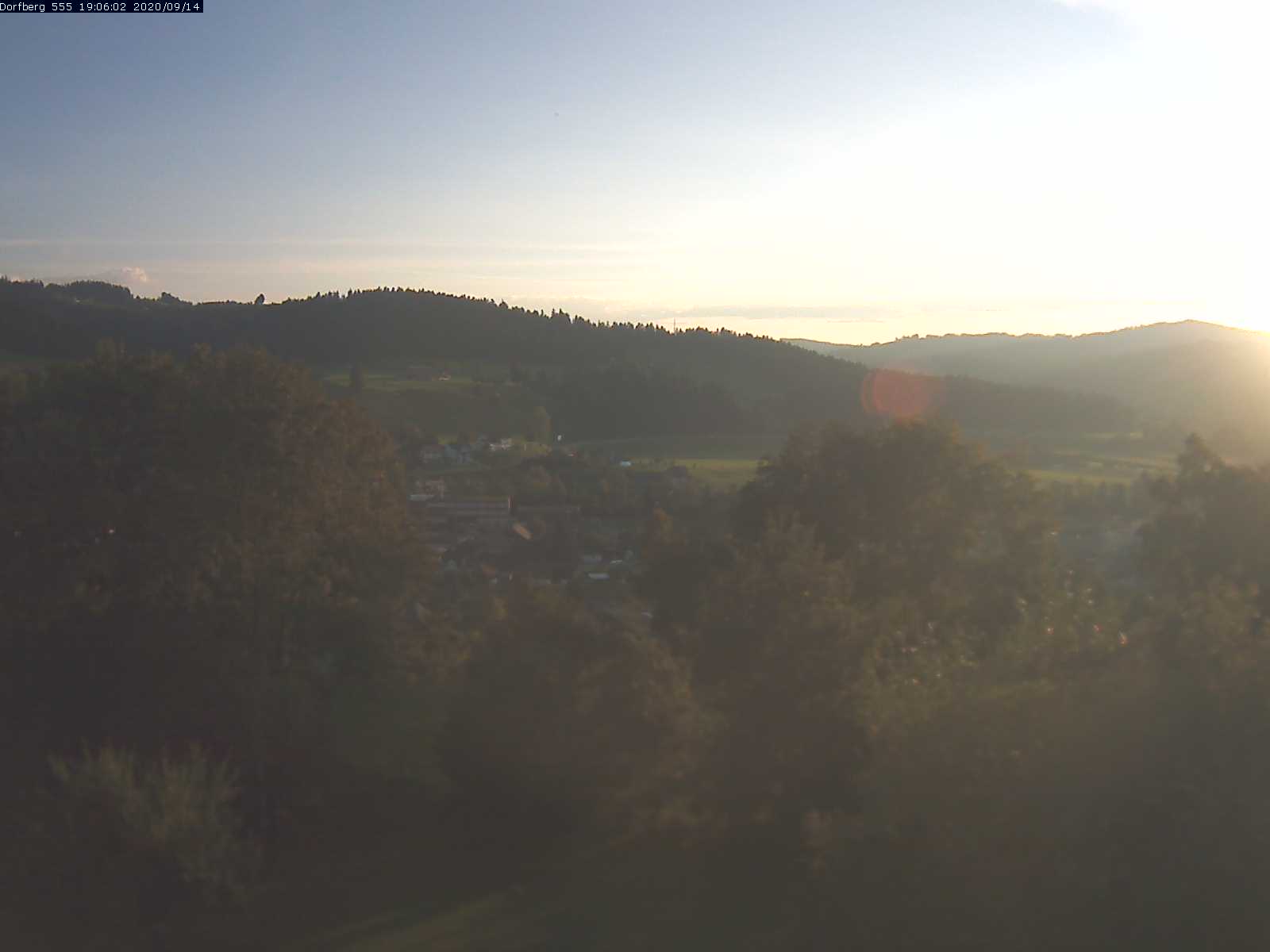 Webcam-Bild: Aussicht vom Dorfberg in Langnau 20200914-190601