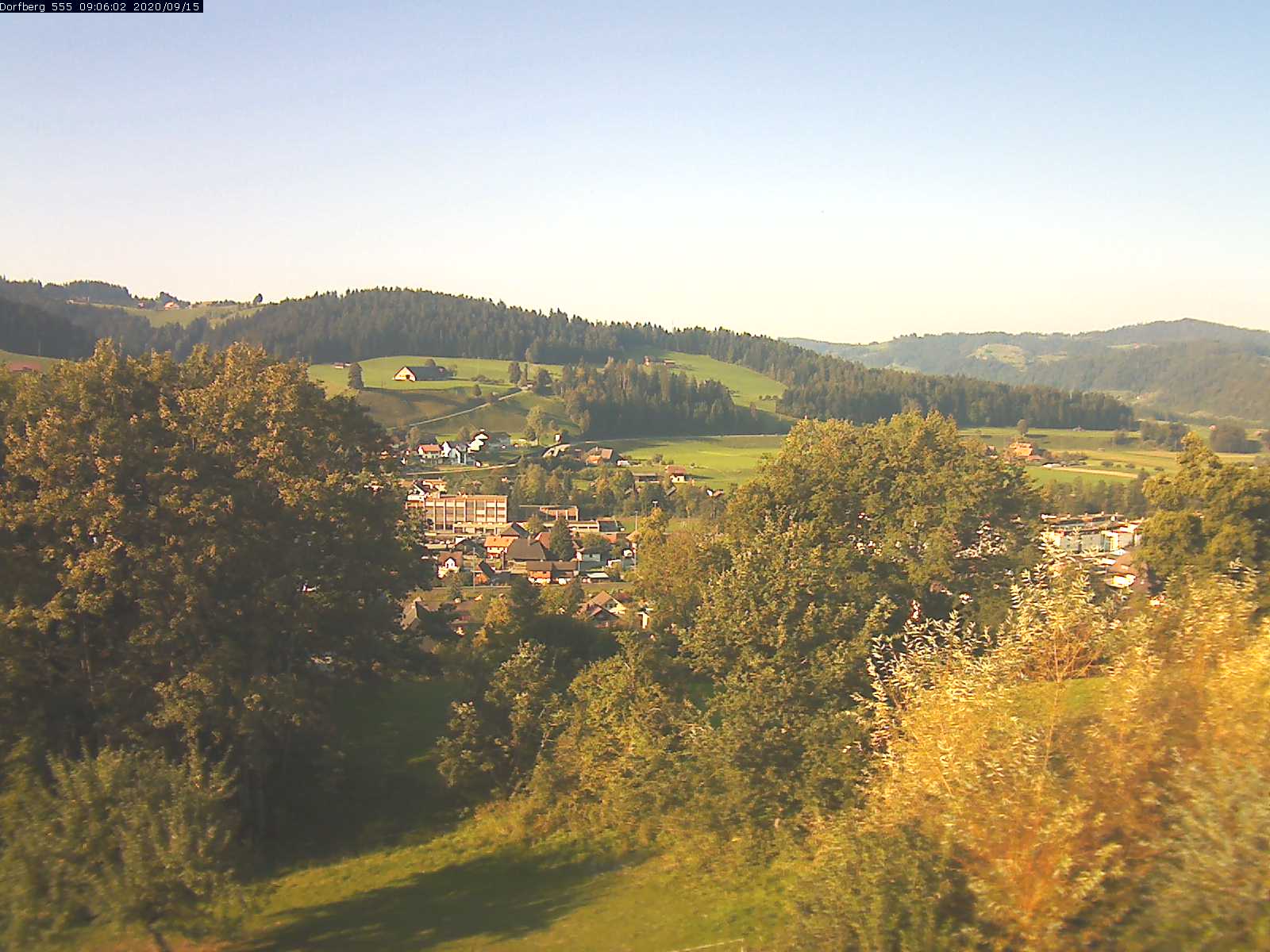 Webcam-Bild: Aussicht vom Dorfberg in Langnau 20200915-090601