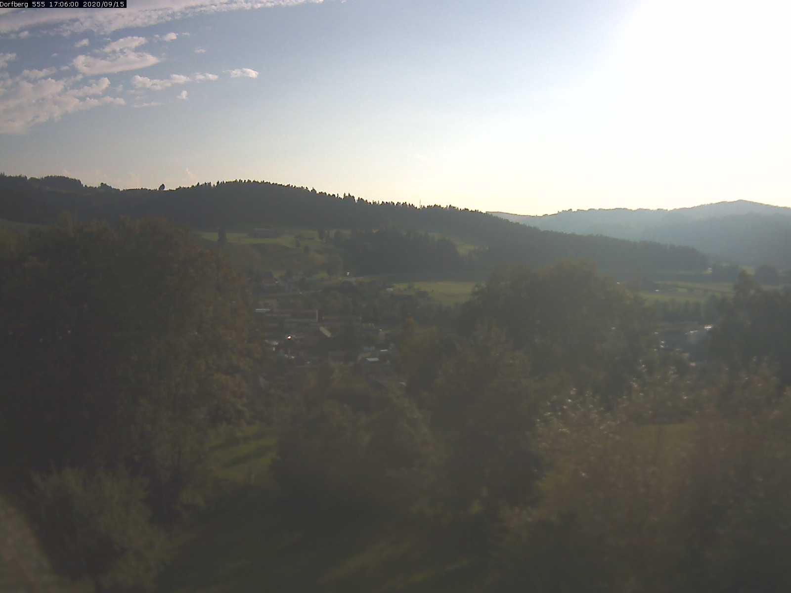 Webcam-Bild: Aussicht vom Dorfberg in Langnau 20200915-180601
