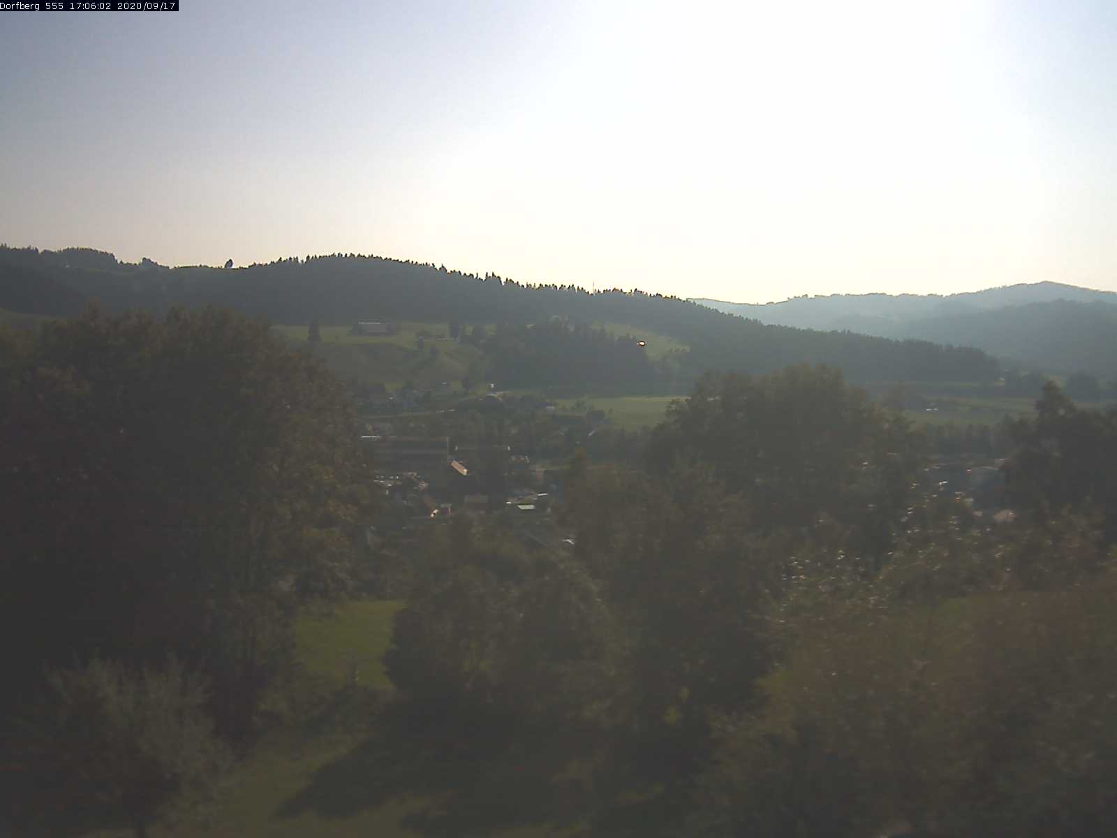 Webcam-Bild: Aussicht vom Dorfberg in Langnau 20200917-170602