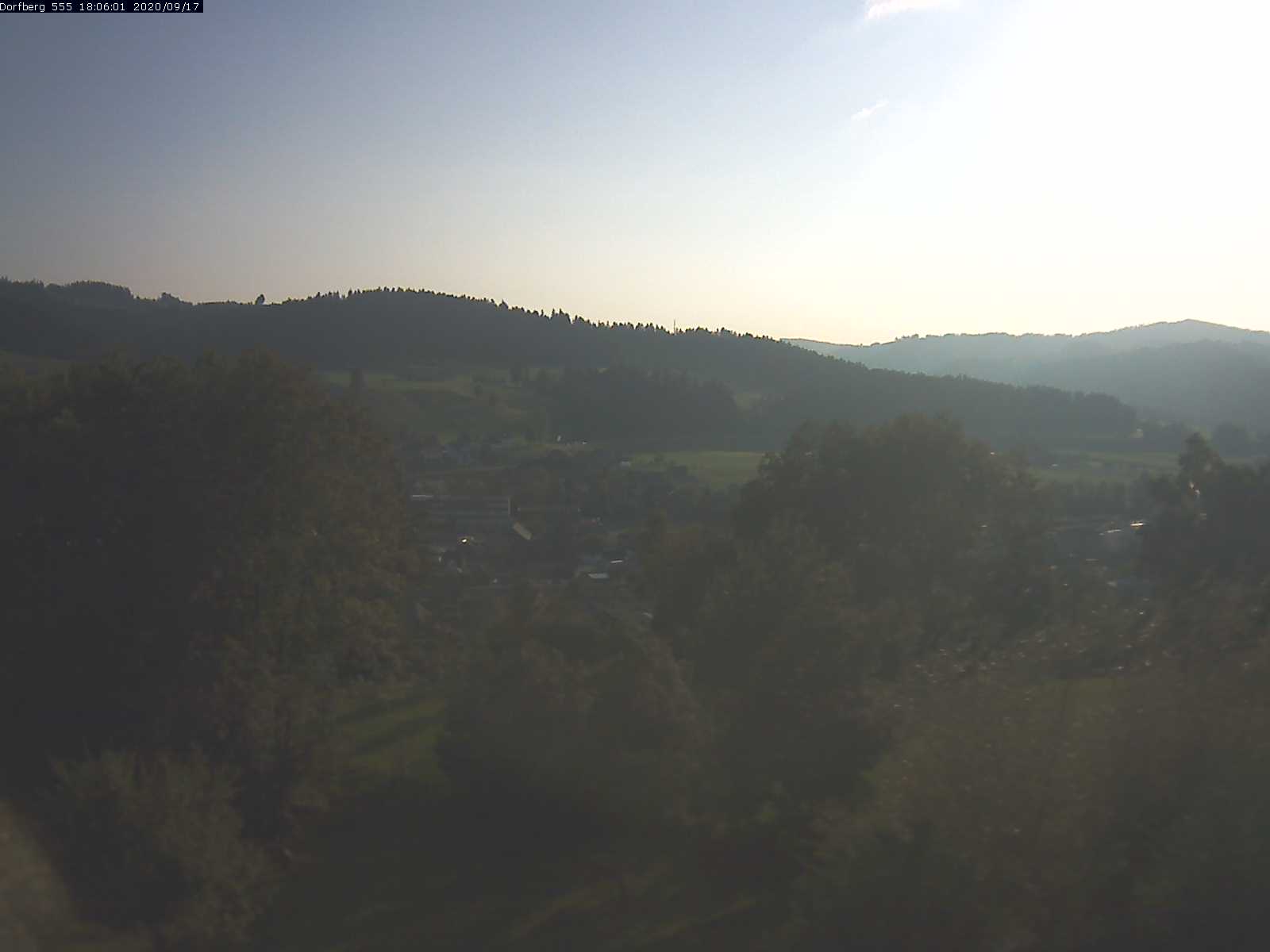 Webcam-Bild: Aussicht vom Dorfberg in Langnau 20200917-180601
