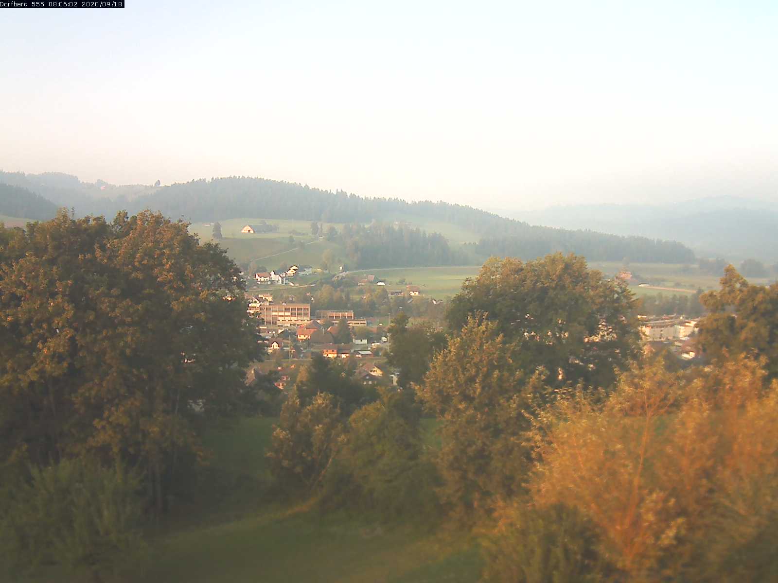 Webcam-Bild: Aussicht vom Dorfberg in Langnau 20200918-080601