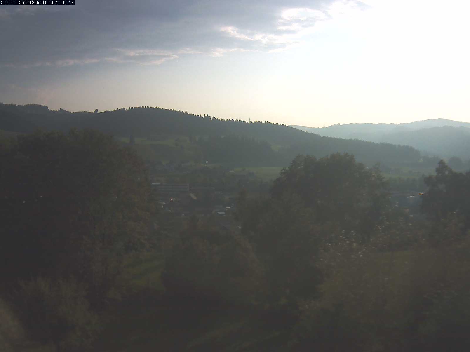 Webcam-Bild: Aussicht vom Dorfberg in Langnau 20200918-180601