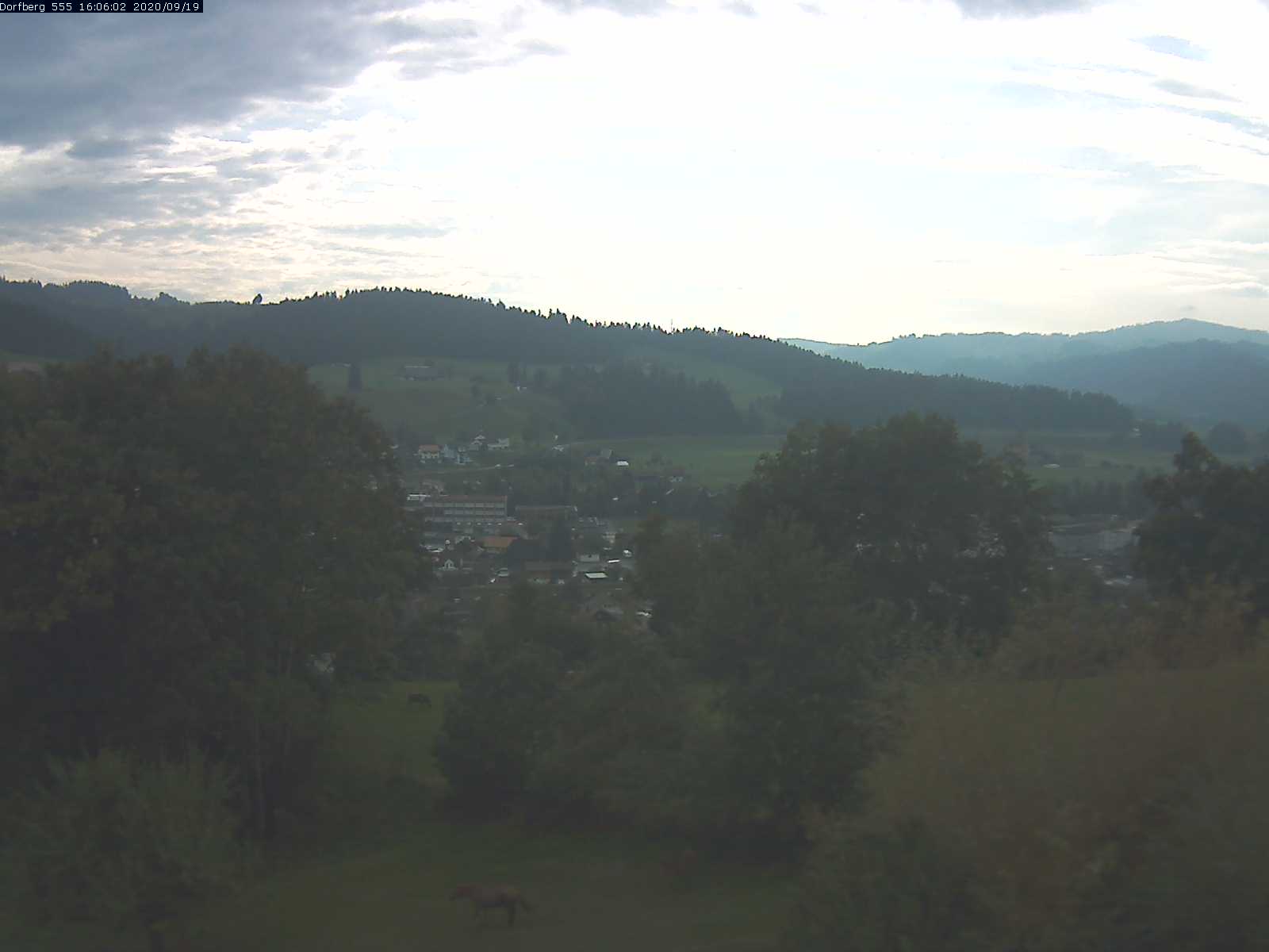 Webcam-Bild: Aussicht vom Dorfberg in Langnau 20200919-160601