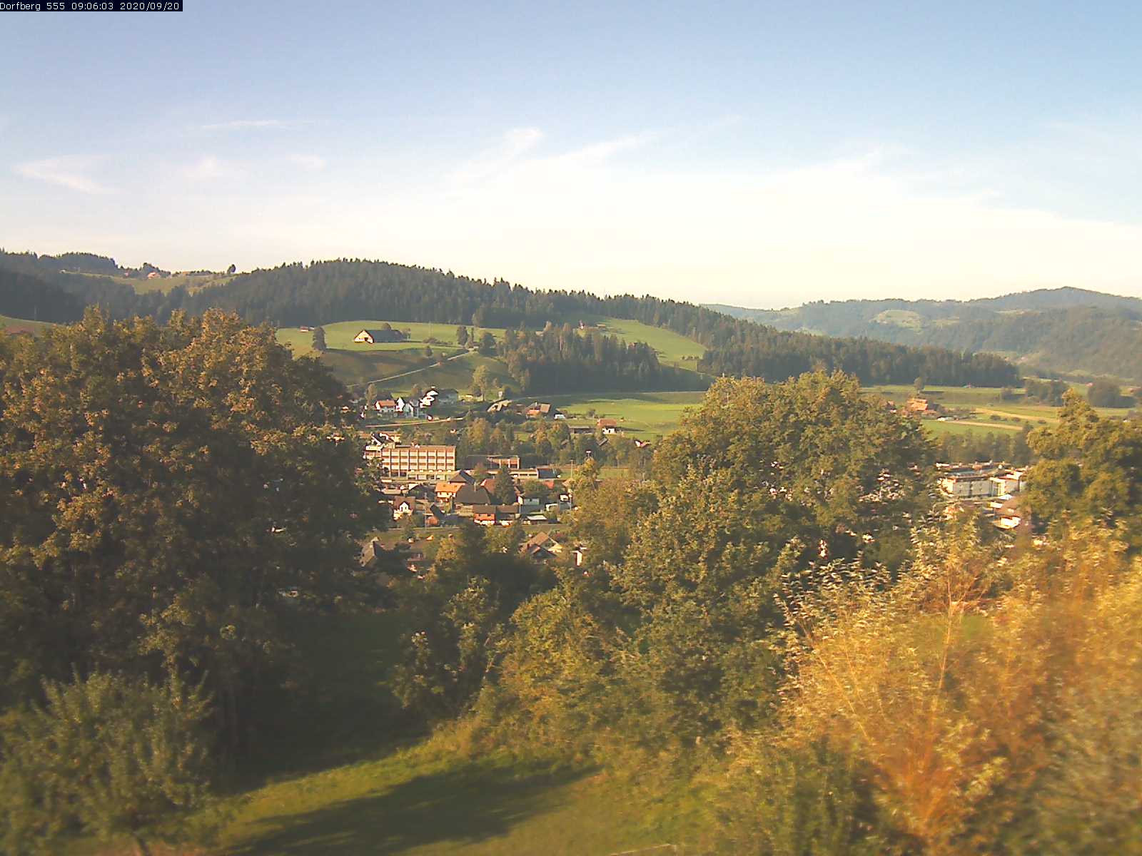 Webcam-Bild: Aussicht vom Dorfberg in Langnau 20200920-090601