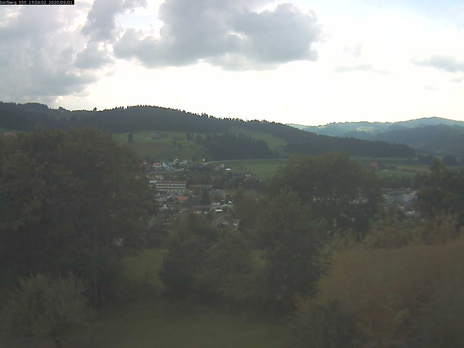 Webcam-Bild: Aussicht vom Dorfberg in Langnau 20200921-150601