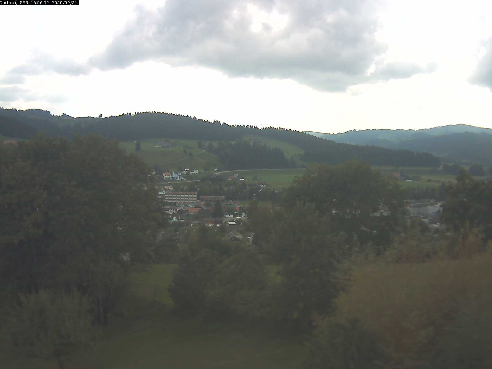 Webcam-Bild: Aussicht vom Dorfberg in Langnau 20200921-160601