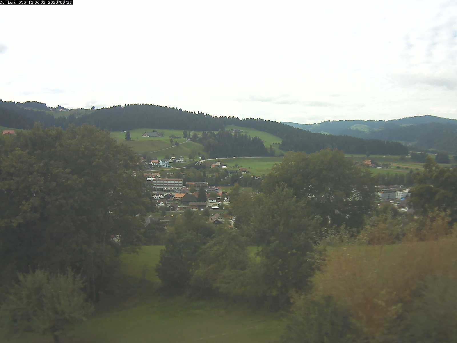 Webcam-Bild: Aussicht vom Dorfberg in Langnau 20200922-120601