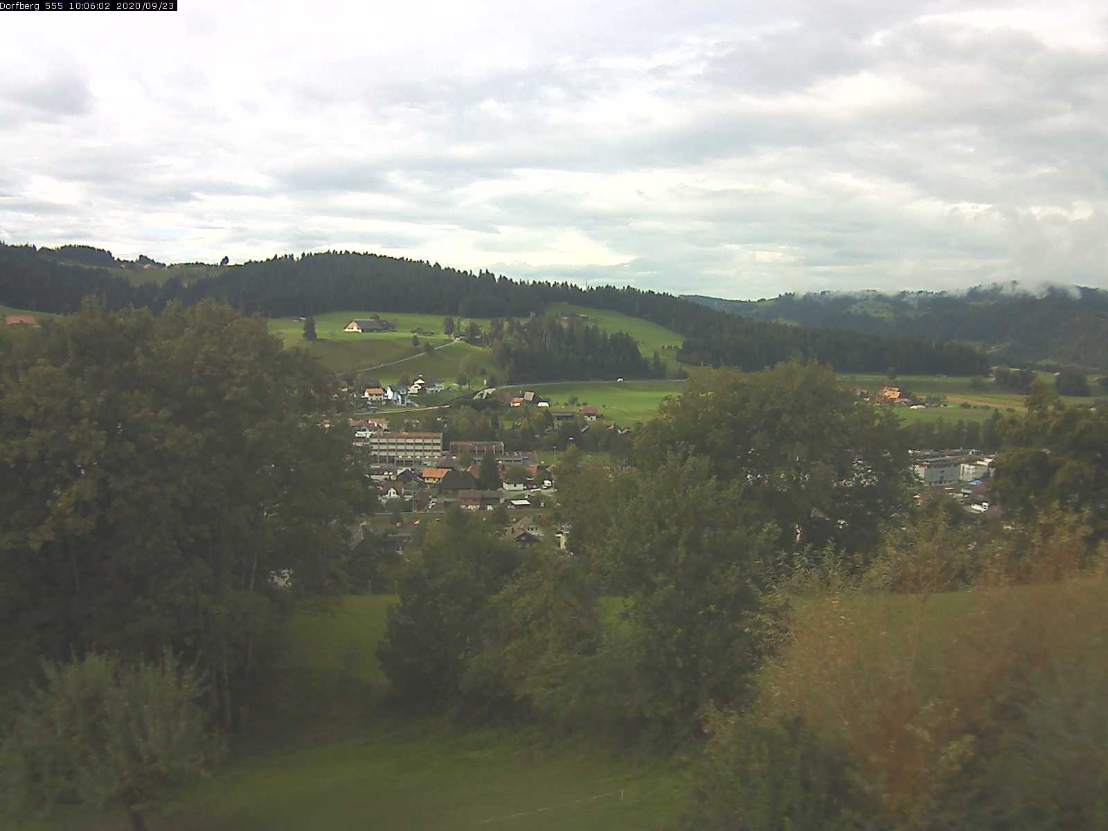 Webcam-Bild: Aussicht vom Dorfberg in Langnau 20200923-100601