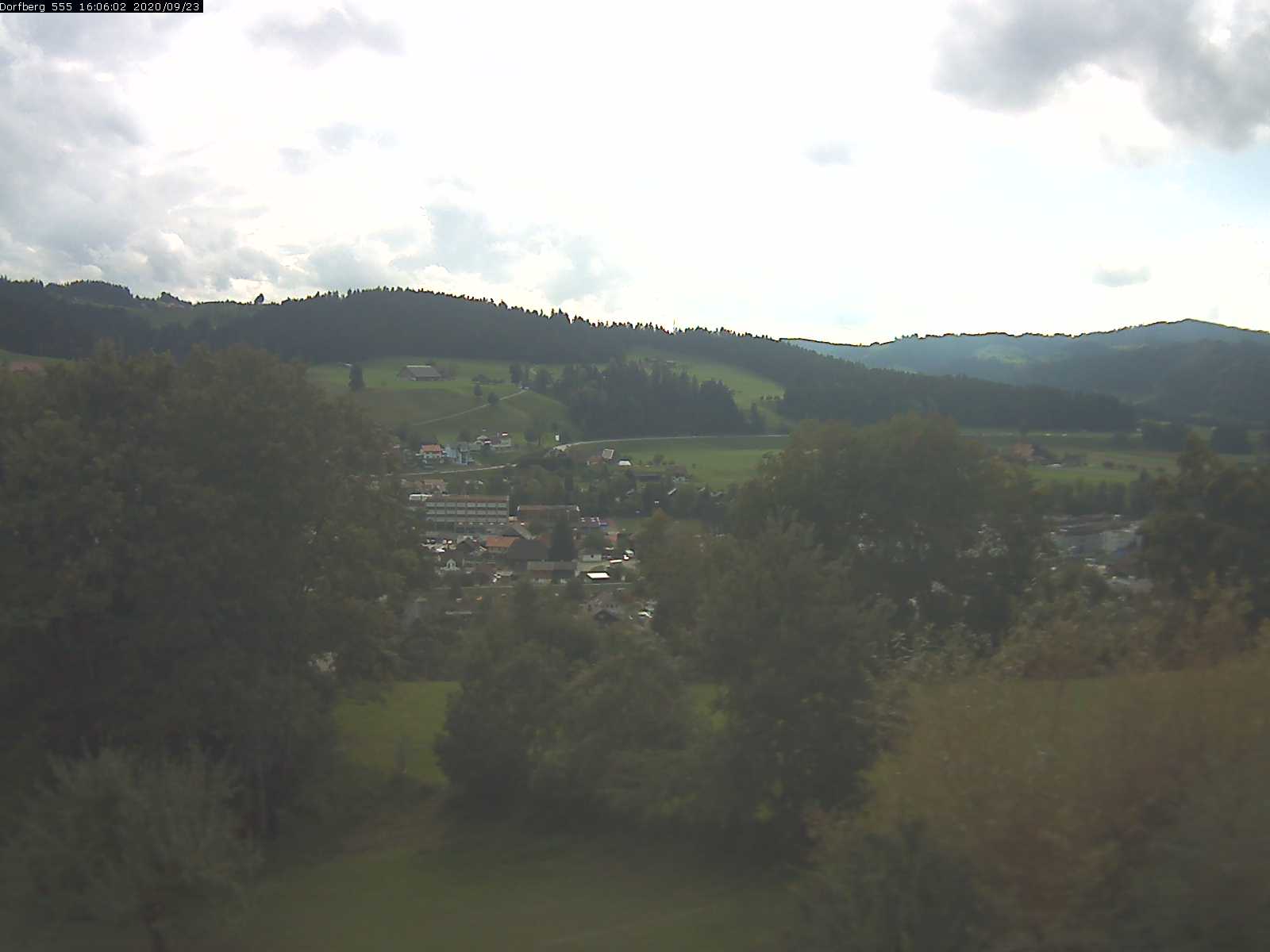Webcam-Bild: Aussicht vom Dorfberg in Langnau 20200923-160601
