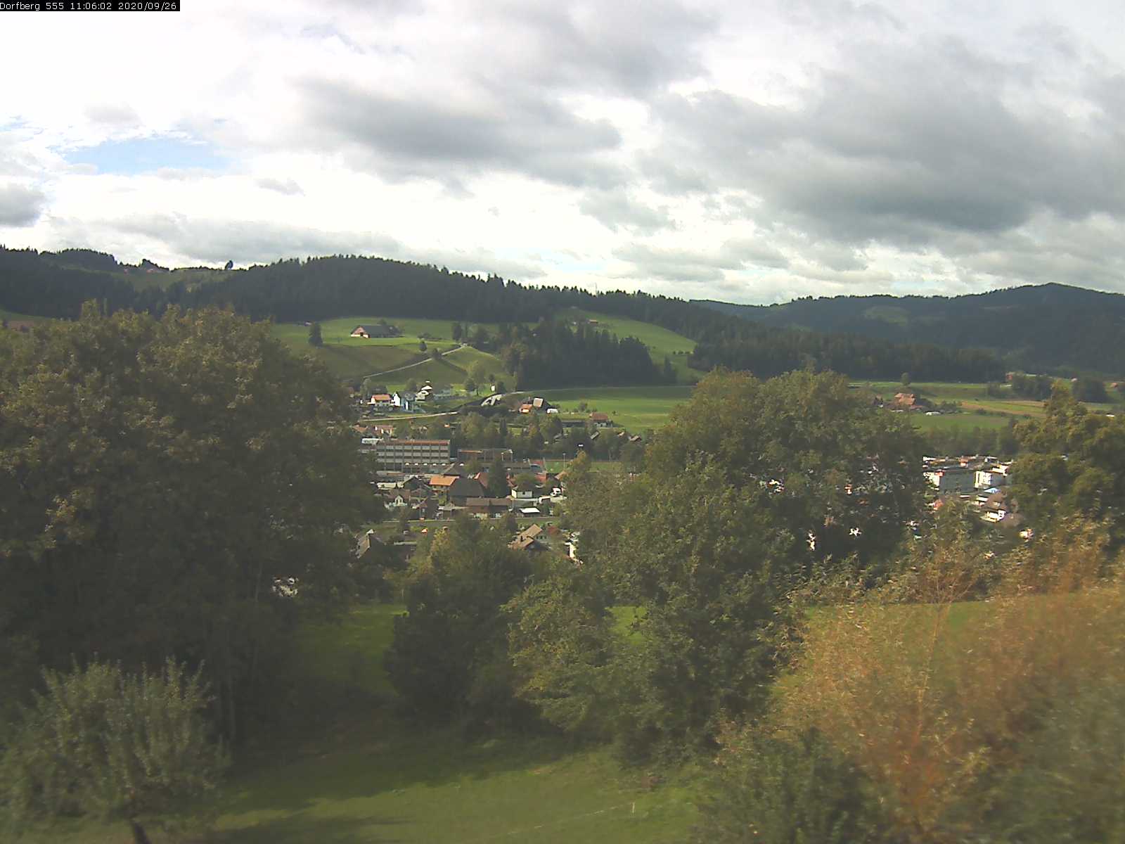 Webcam-Bild: Aussicht vom Dorfberg in Langnau 20200926-110601
