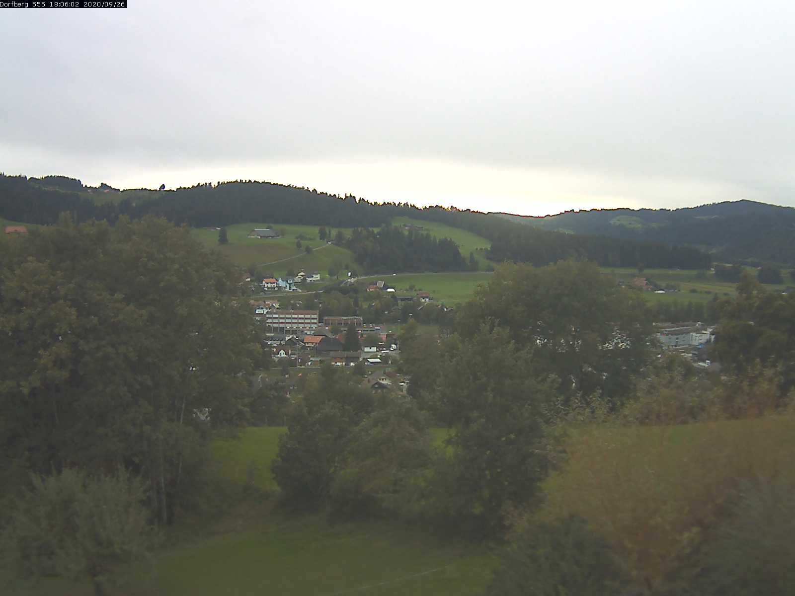 Webcam-Bild: Aussicht vom Dorfberg in Langnau 20200926-180601