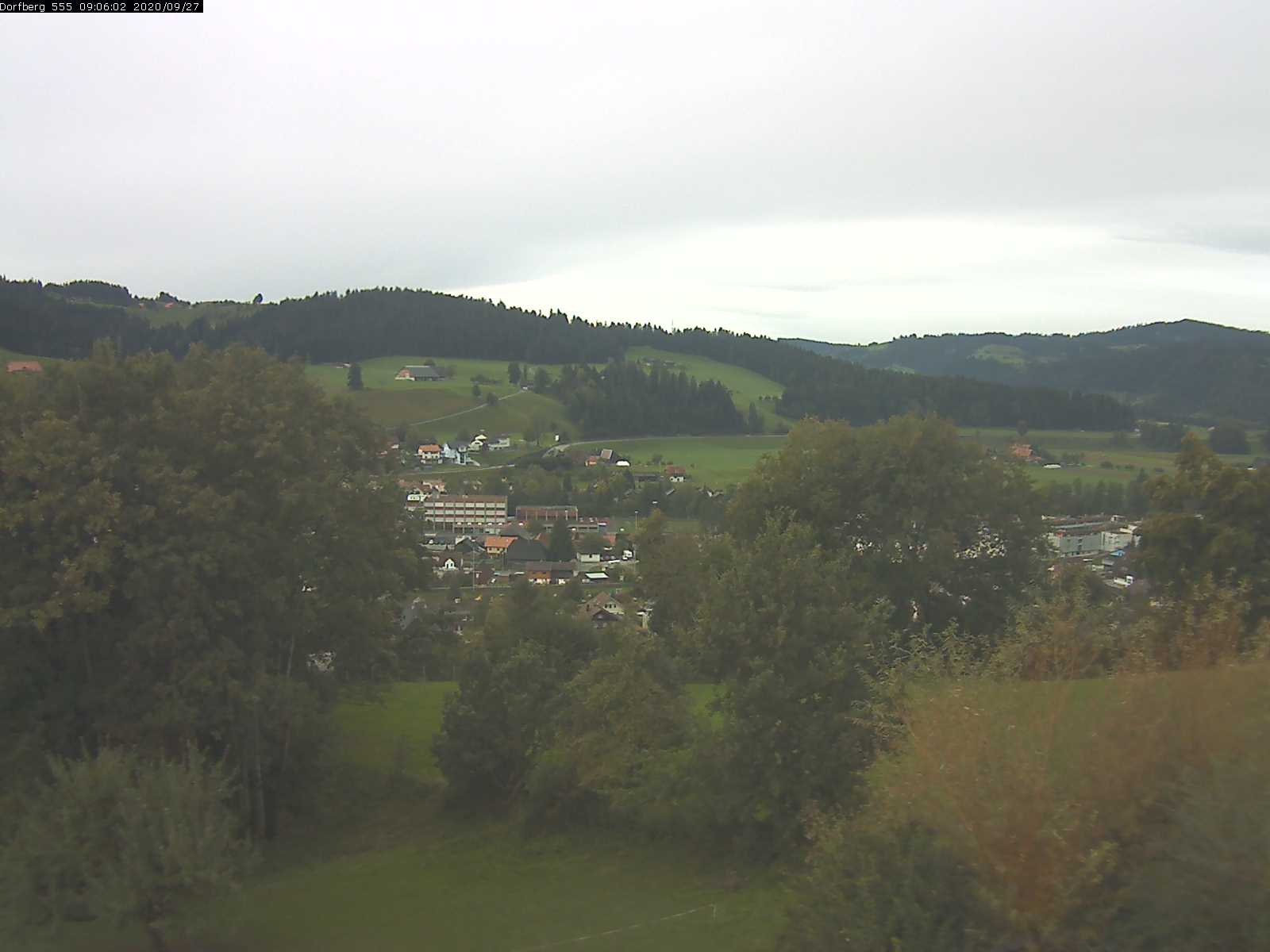 Webcam-Bild: Aussicht vom Dorfberg in Langnau 20200927-090601