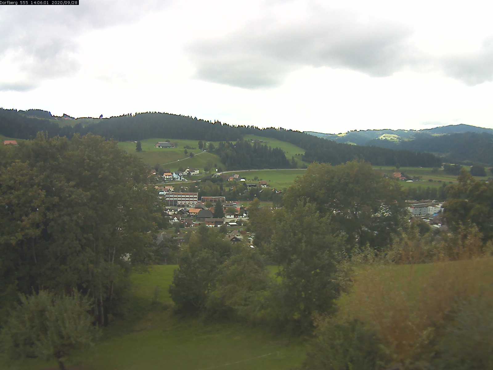 Webcam-Bild: Aussicht vom Dorfberg in Langnau 20200928-140601