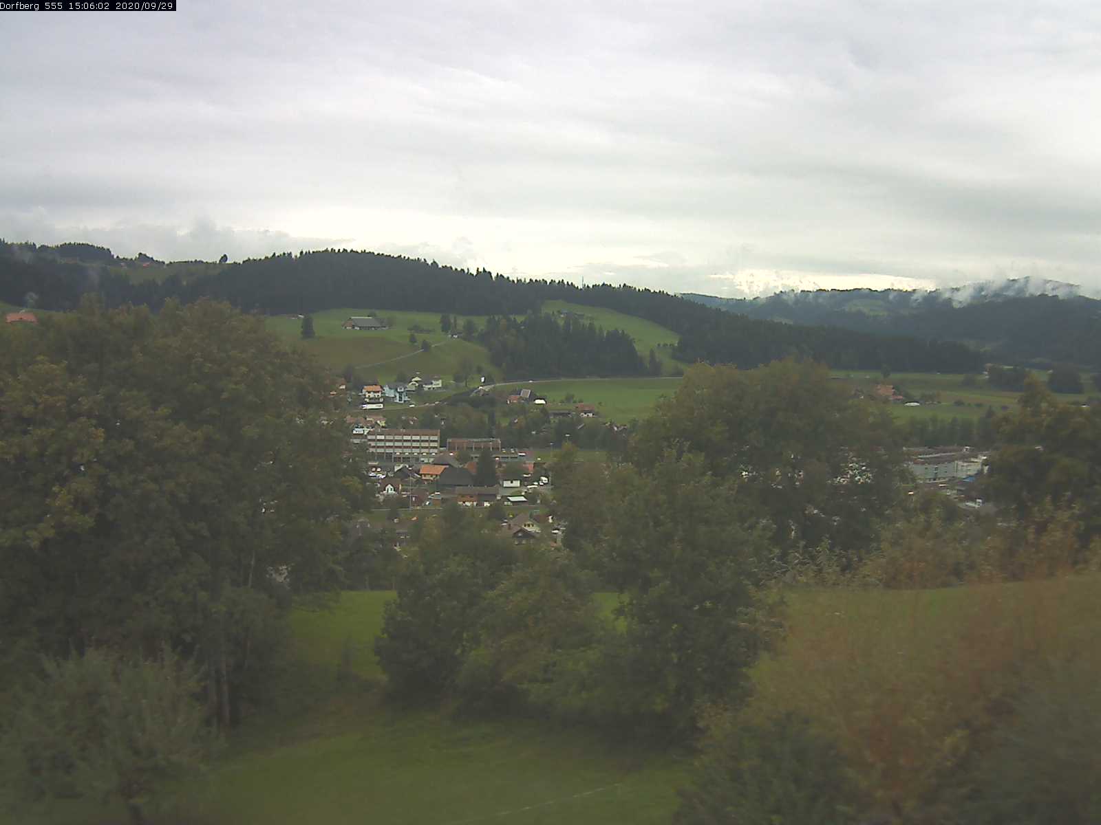 Webcam-Bild: Aussicht vom Dorfberg in Langnau 20200929-150601