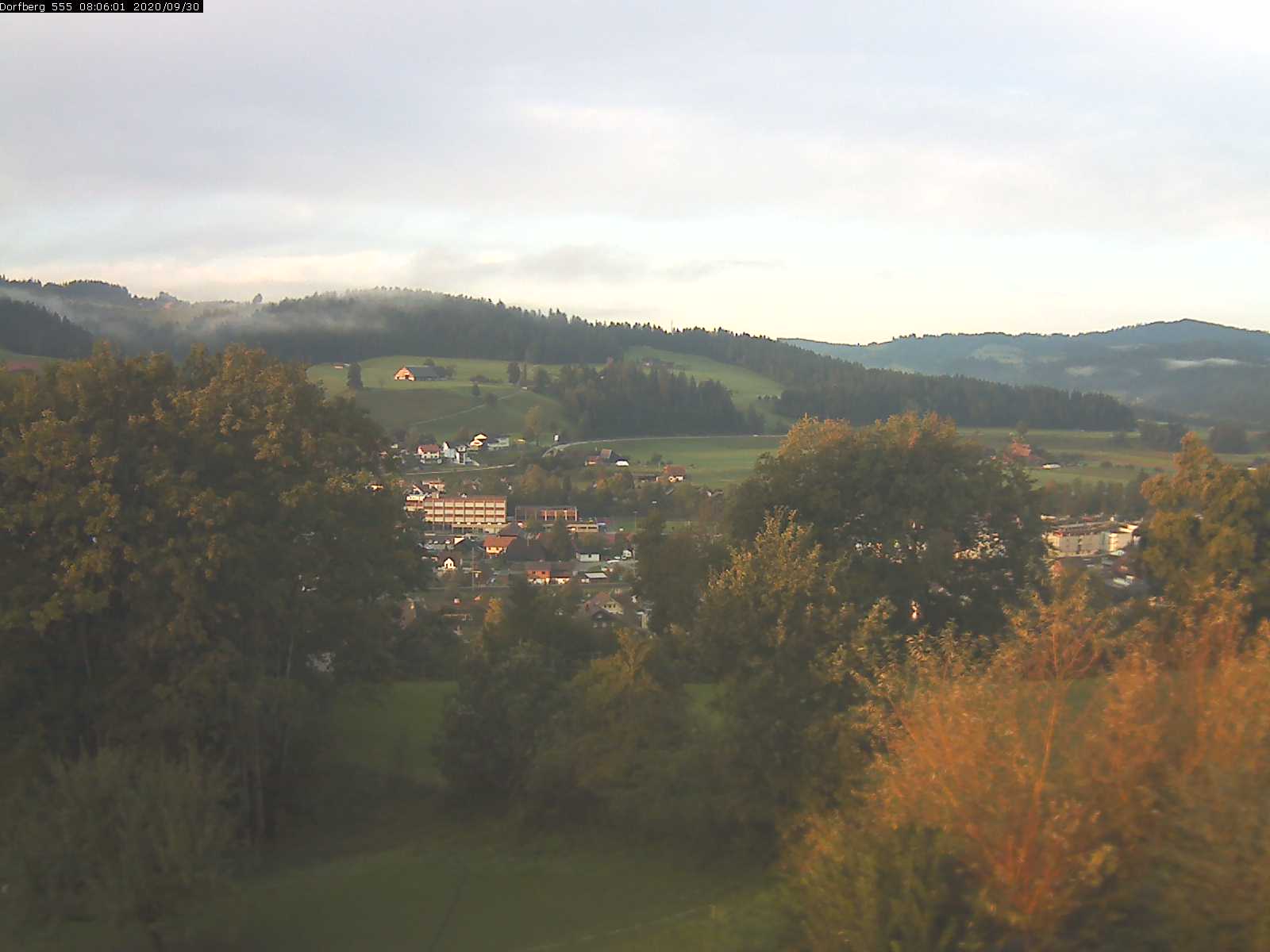 Webcam-Bild: Aussicht vom Dorfberg in Langnau 20200930-080601