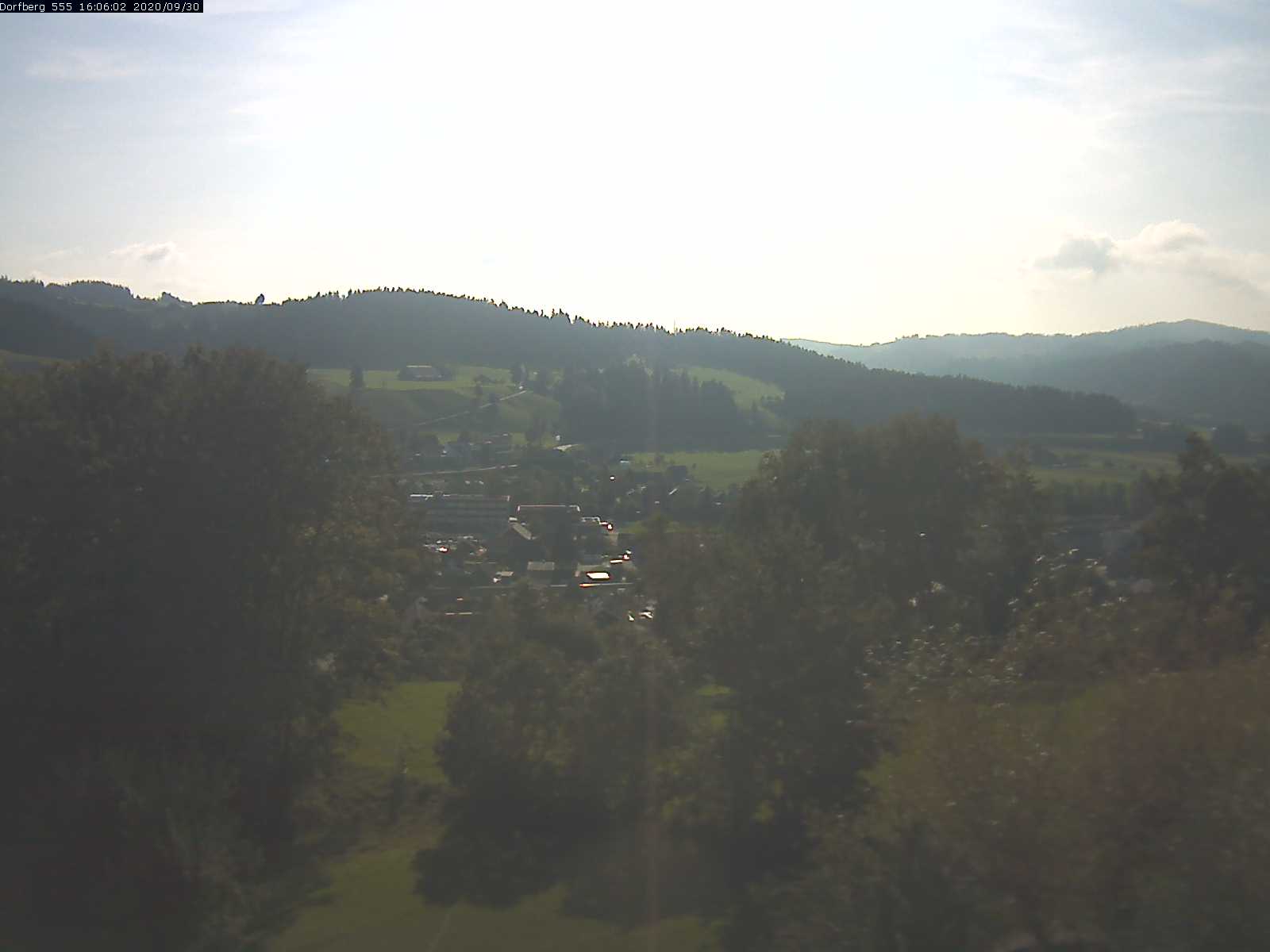 Webcam-Bild: Aussicht vom Dorfberg in Langnau 20200930-160602