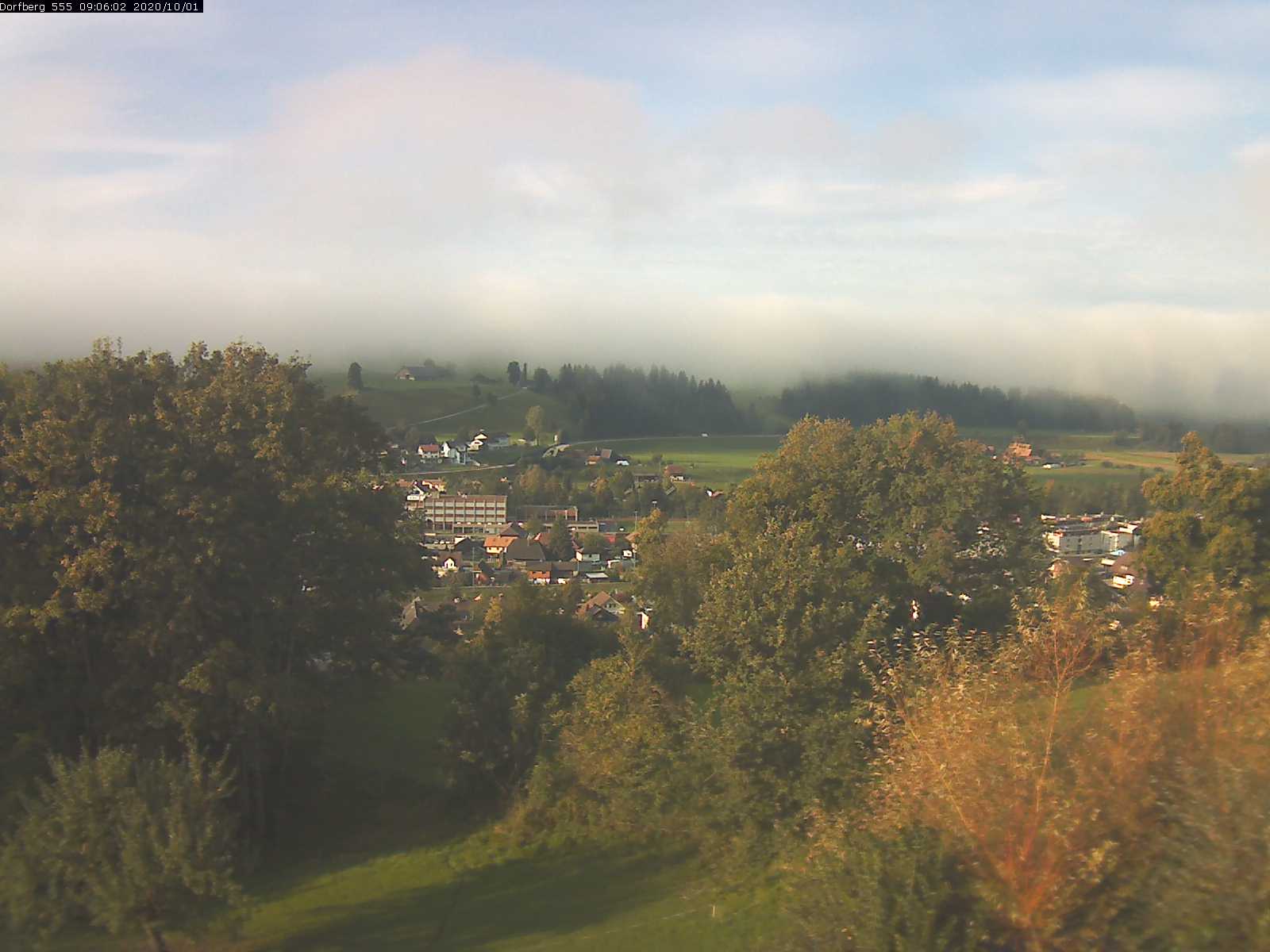 Webcam-Bild: Aussicht vom Dorfberg in Langnau 20201001-090601