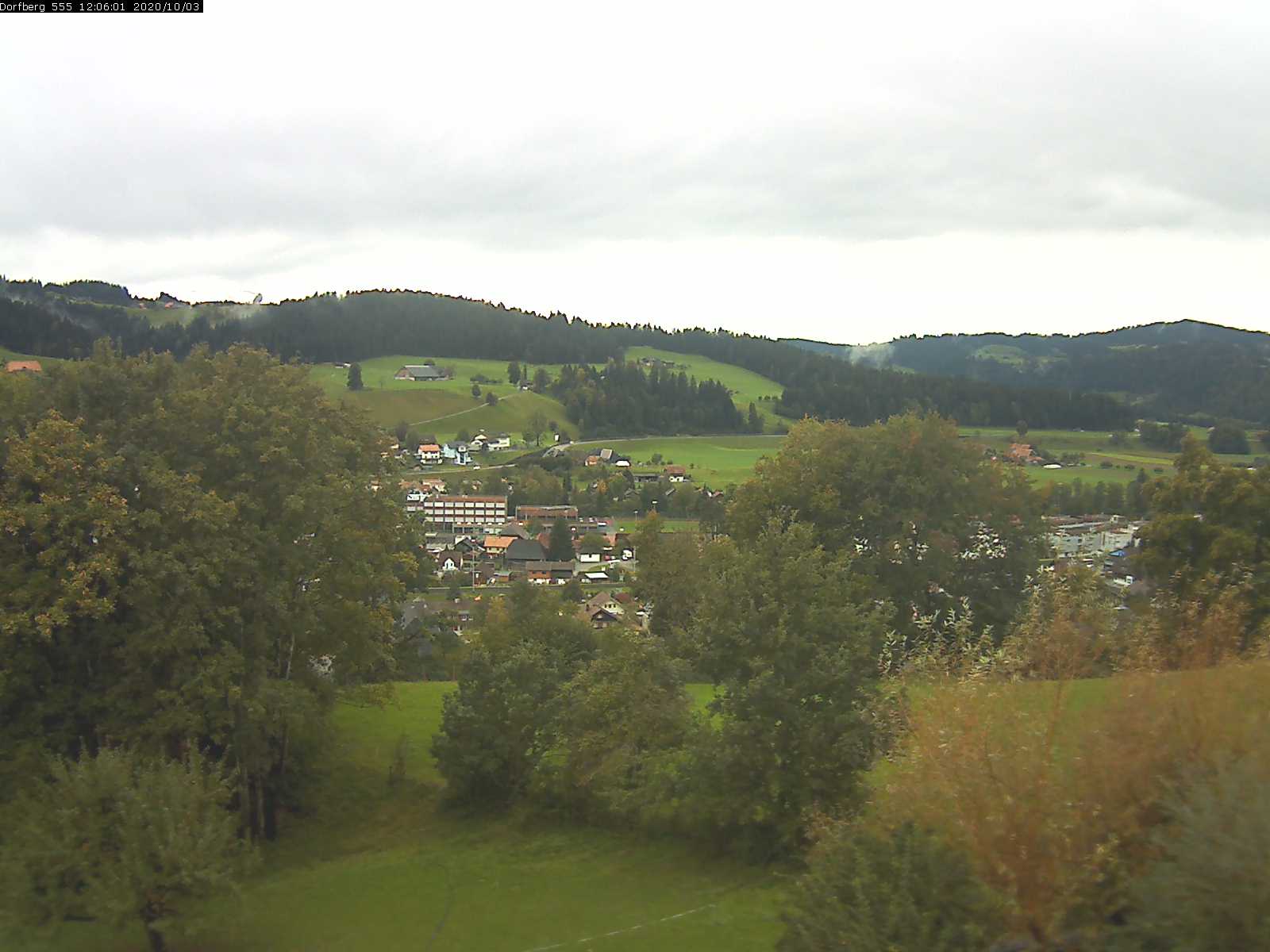 Webcam-Bild: Aussicht vom Dorfberg in Langnau 20201003-120601