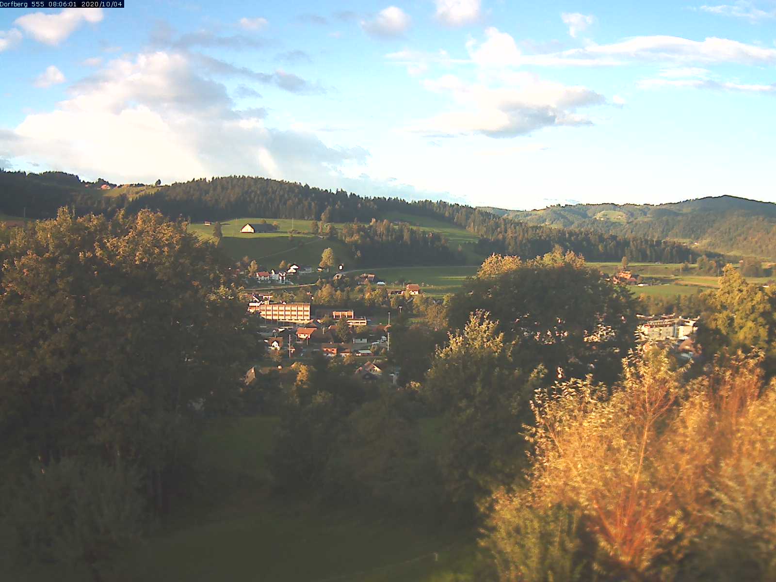 Webcam-Bild: Aussicht vom Dorfberg in Langnau 20201004-080601