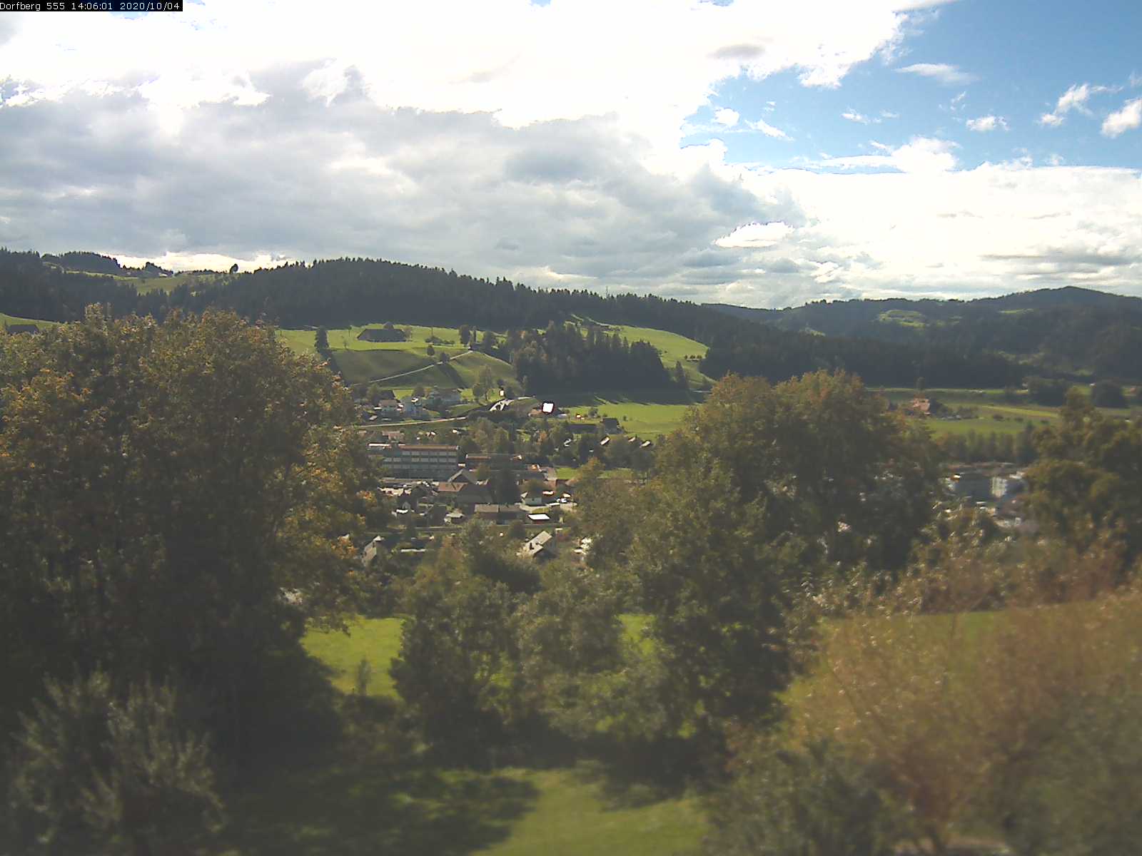 Webcam-Bild: Aussicht vom Dorfberg in Langnau 20201004-140601