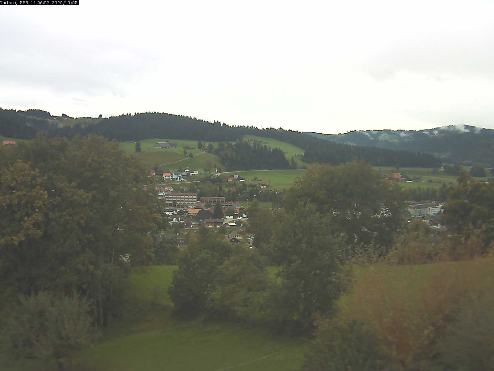 Webcam-Bild: Aussicht vom Dorfberg in Langnau 20201005-110601