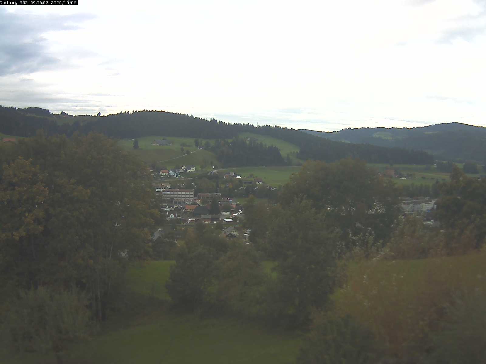 Webcam-Bild: Aussicht vom Dorfberg in Langnau 20201006-090601