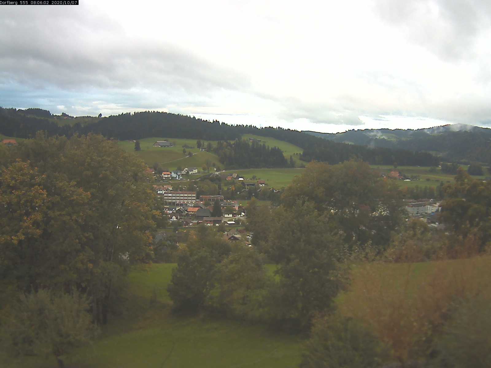 Webcam-Bild: Aussicht vom Dorfberg in Langnau 20201007-080601