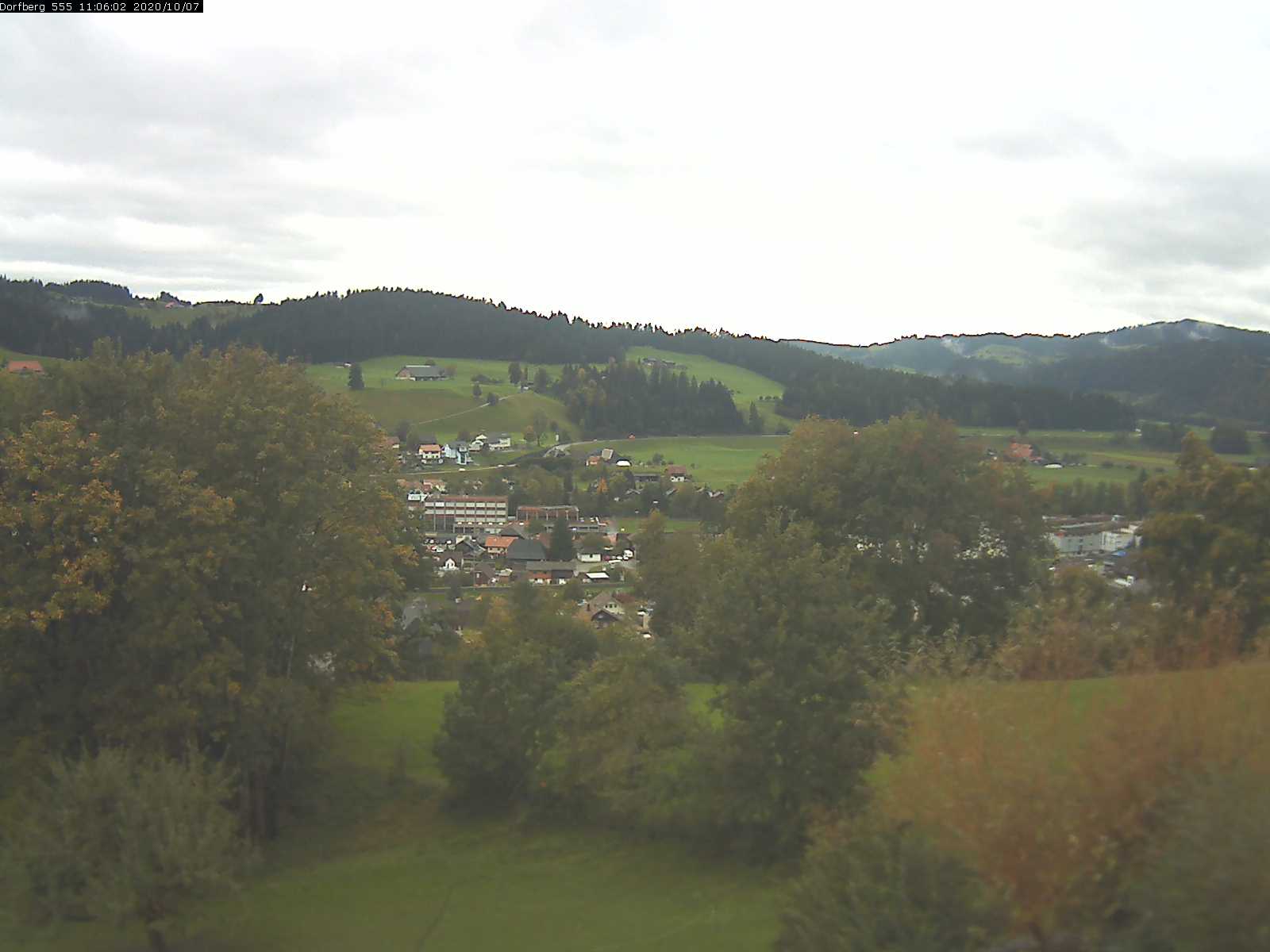 Webcam-Bild: Aussicht vom Dorfberg in Langnau 20201007-110601