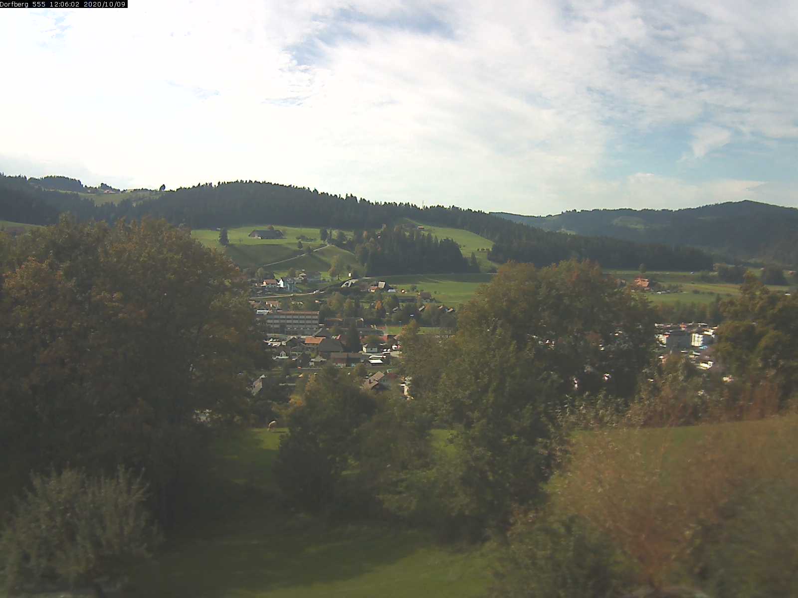 Webcam-Bild: Aussicht vom Dorfberg in Langnau 20201009-120601